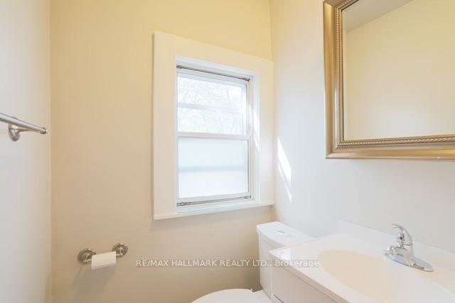 Photo 20 of Unit Upper, 1481 Queen Street E, Toronto, Greenwood-Coxwell — HOMEH