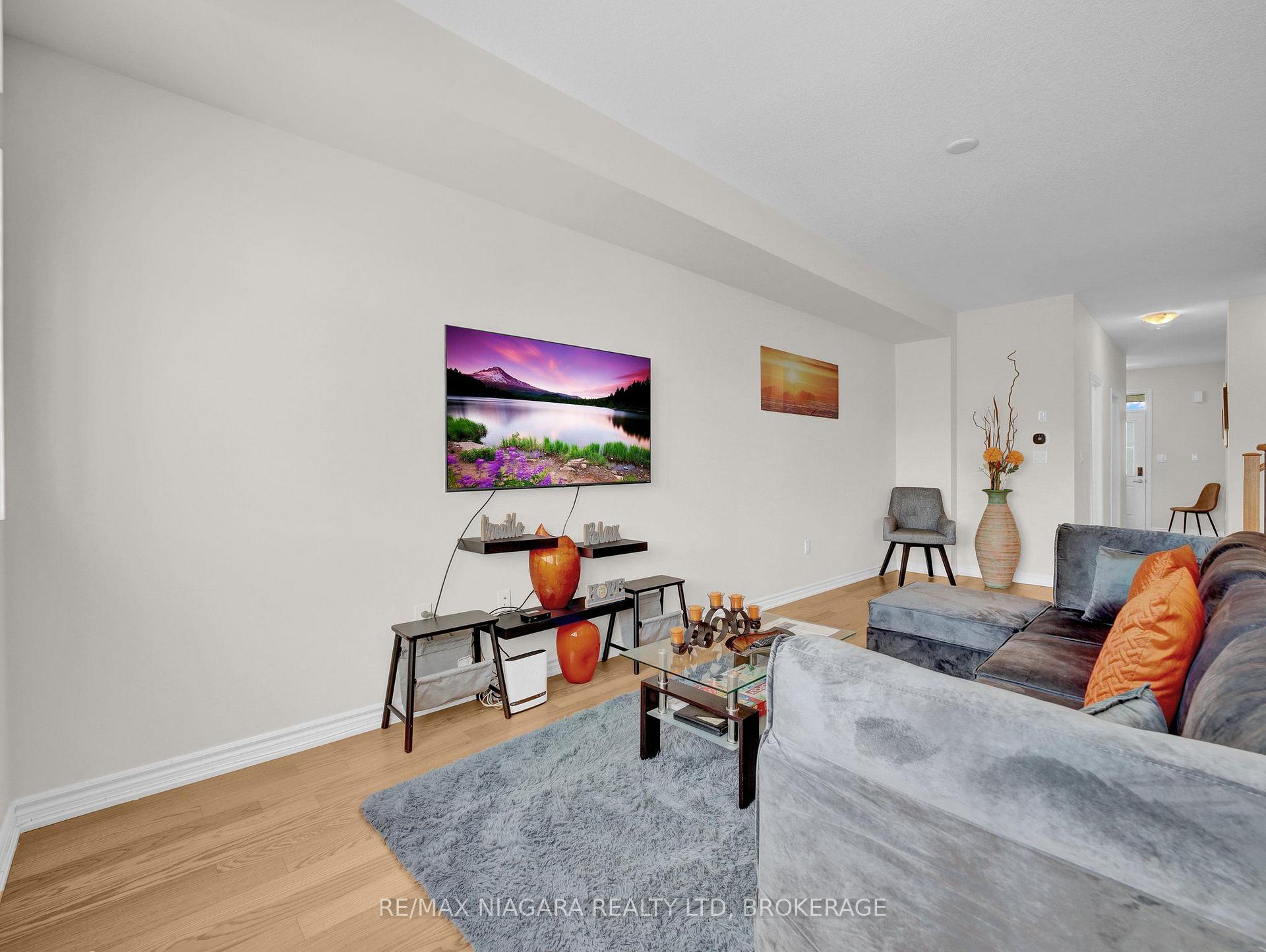 Photo 6 of 309 Vanilla Trail, Thorold, Rolling Meadows — HOMEH