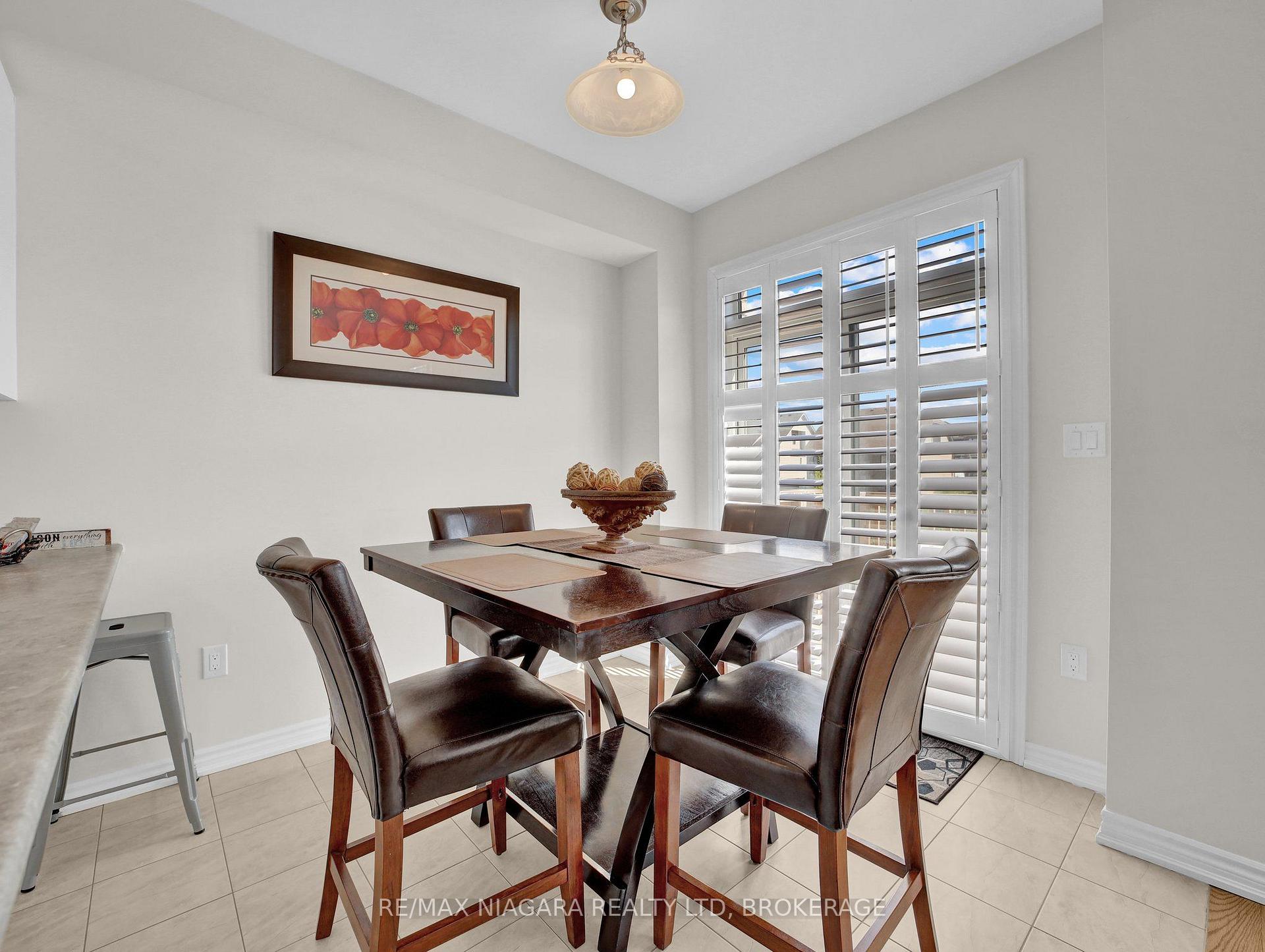 Photo 12 of 309 Vanilla Trail, Thorold, Rolling Meadows — HOMEH
