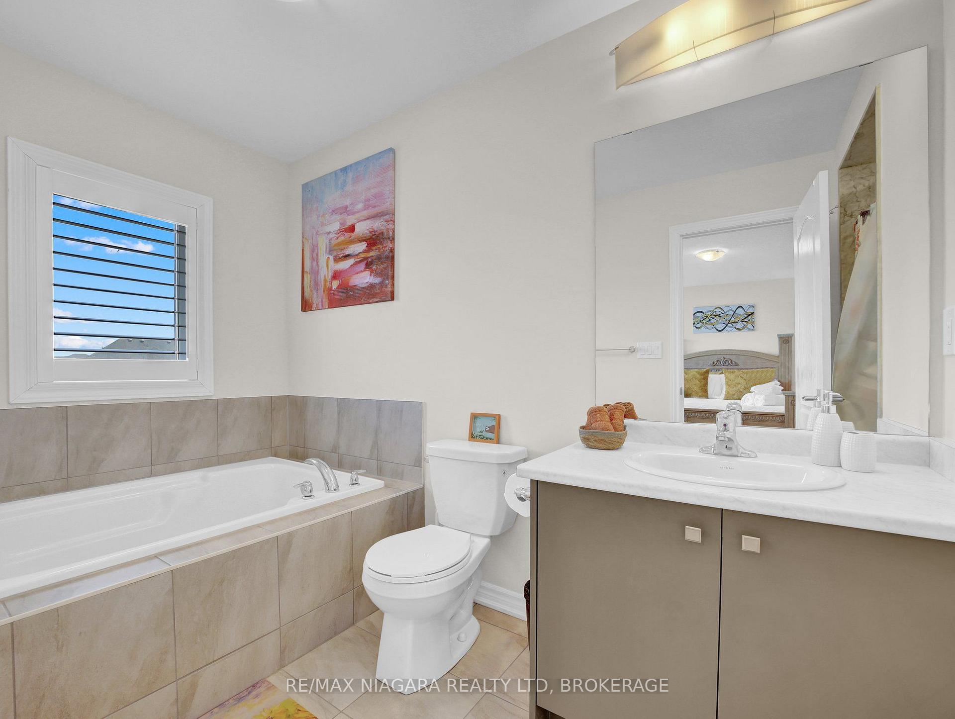 Photo 33 of 309 Vanilla Trail, Thorold, Rolling Meadows — HOMEH