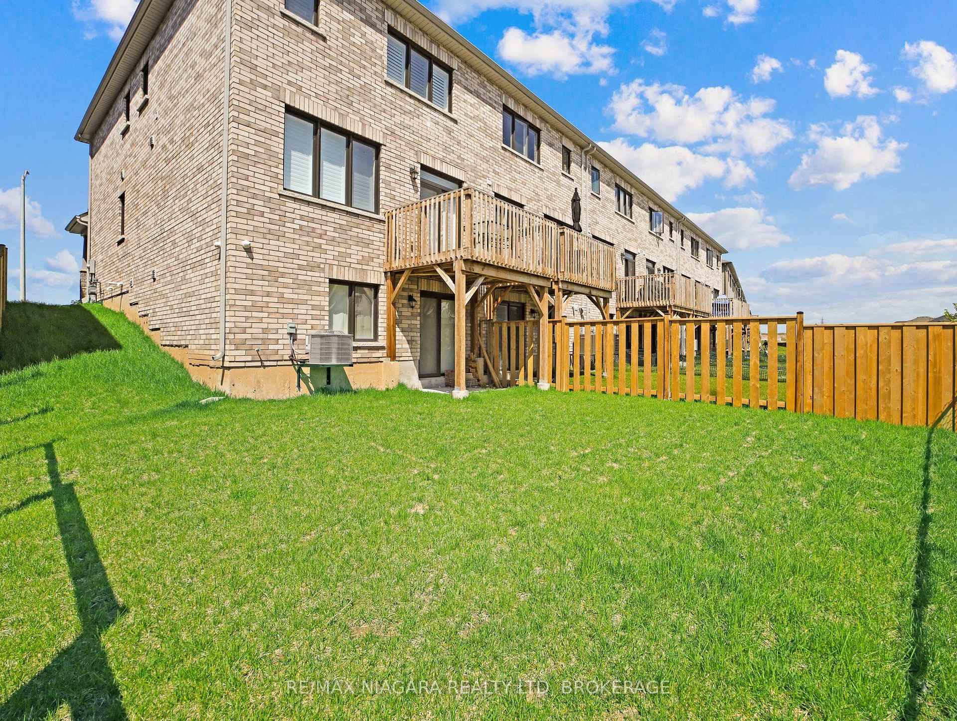 Photo 38 of 309 Vanilla Trail, Thorold, Rolling Meadows — HOMEH