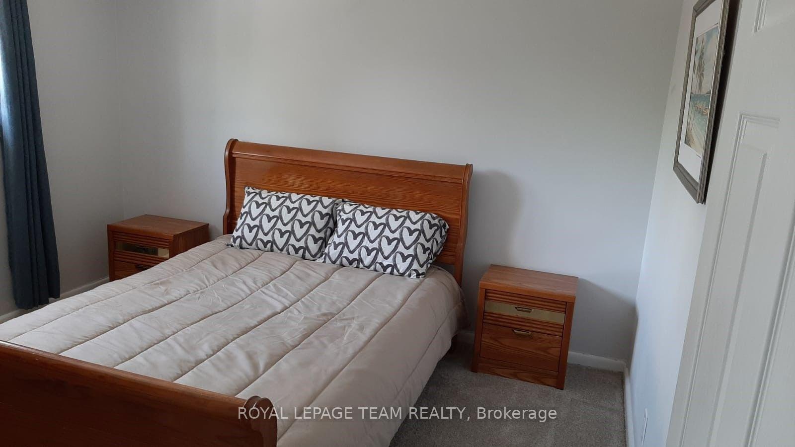 Photo 3 of Unit UPSTRS, 1015 Pinecrest Road, Ottawa, Queensway Terrace North — HOMEH