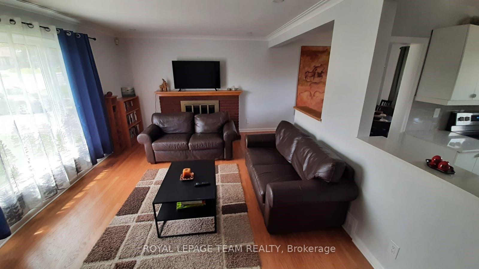 Photo 8 of Unit UPSTRS, 1015 Pinecrest Road, Ottawa, Queensway Terrace North — HOMEH