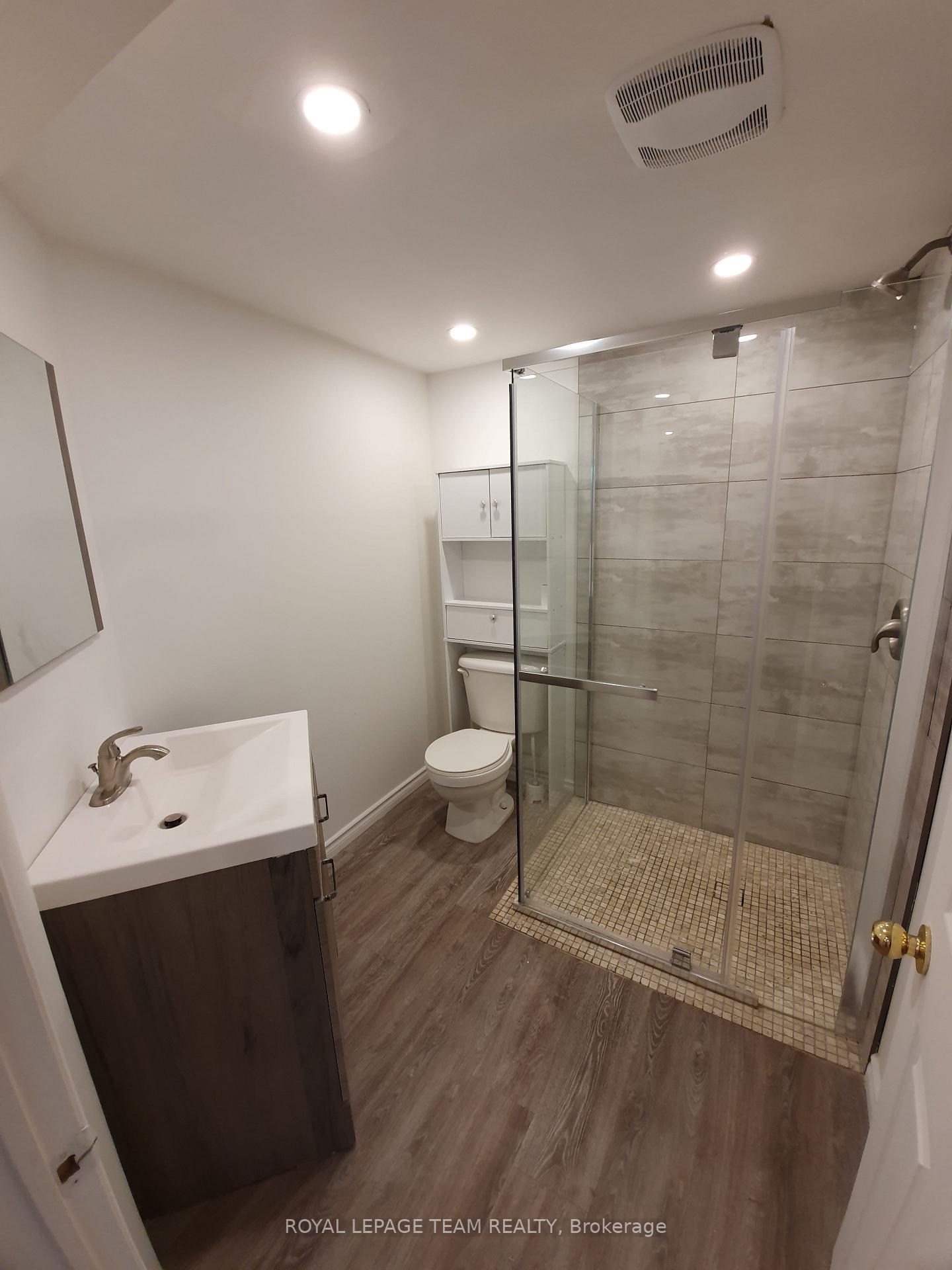Photo 9 of Unit UPSTRS, 1015 Pinecrest Road, Ottawa, Queensway Terrace North — HOMEH