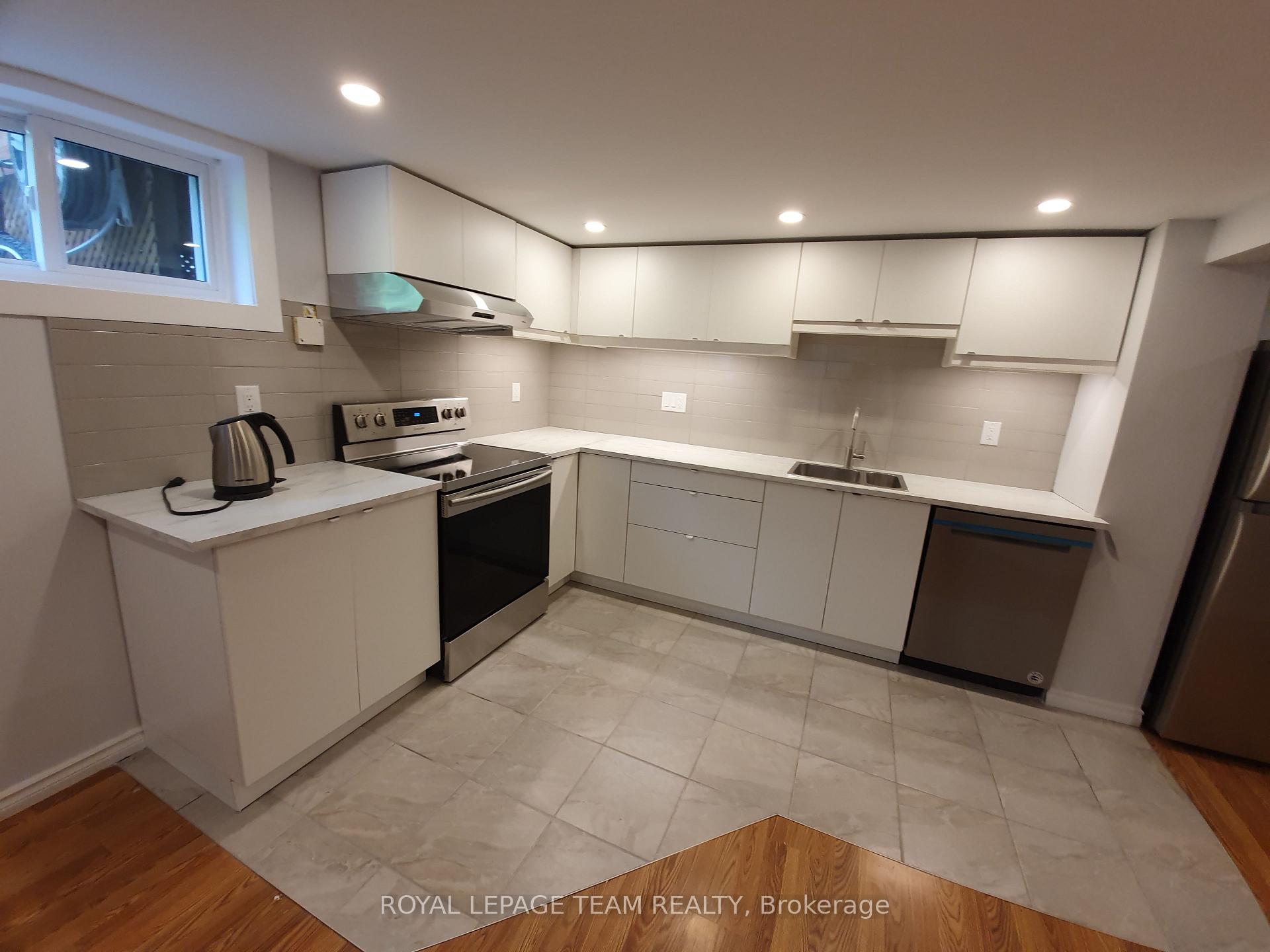 Photo 11 of Unit UPSTRS, 1015 Pinecrest Road, Ottawa, Queensway Terrace North — HOMEH