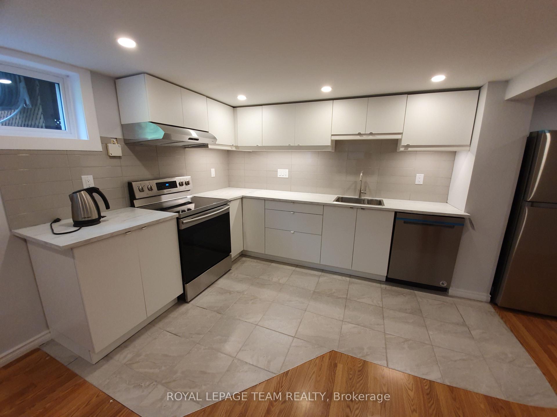 Photo 12 of Unit UPSTRS, 1015 Pinecrest Road, Ottawa, Queensway Terrace North — HOMEH