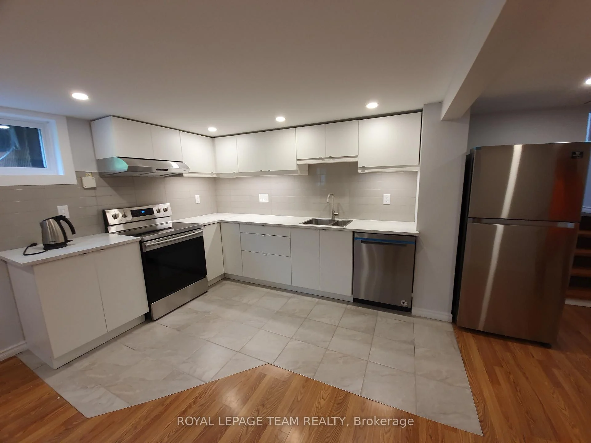 Photo 14 of Unit UPSTRS, 1015 Pinecrest Road, Ottawa, Queensway Terrace North — HOMEH