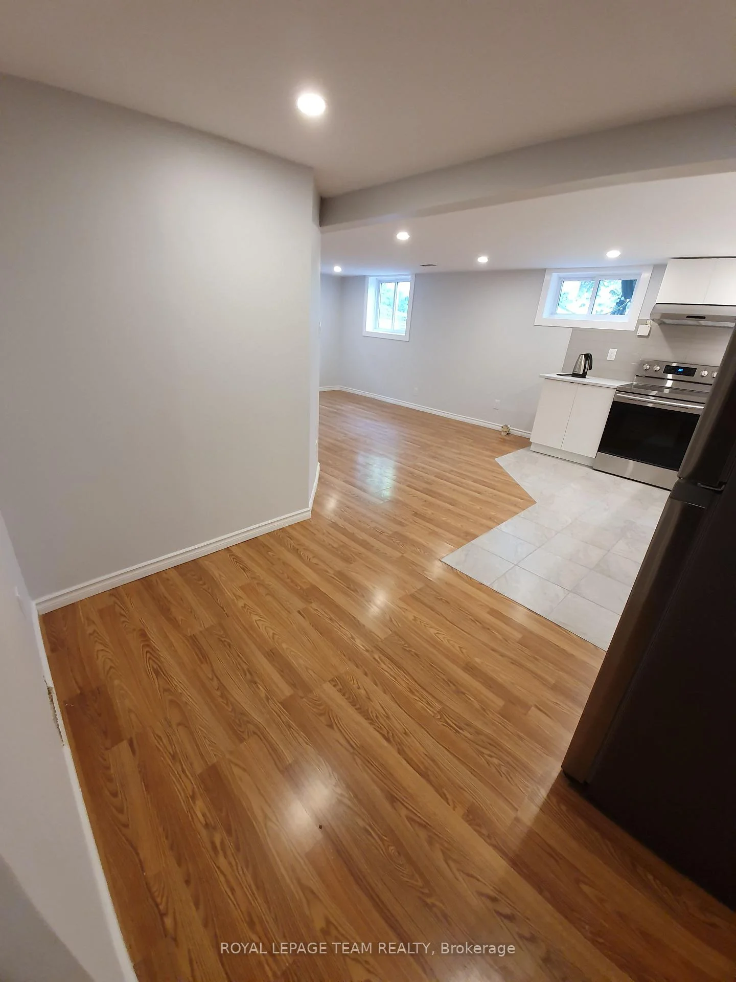 Photo 23 of Unit UPSTRS, 1015 Pinecrest Road, Ottawa, Queensway Terrace North — HOMEH