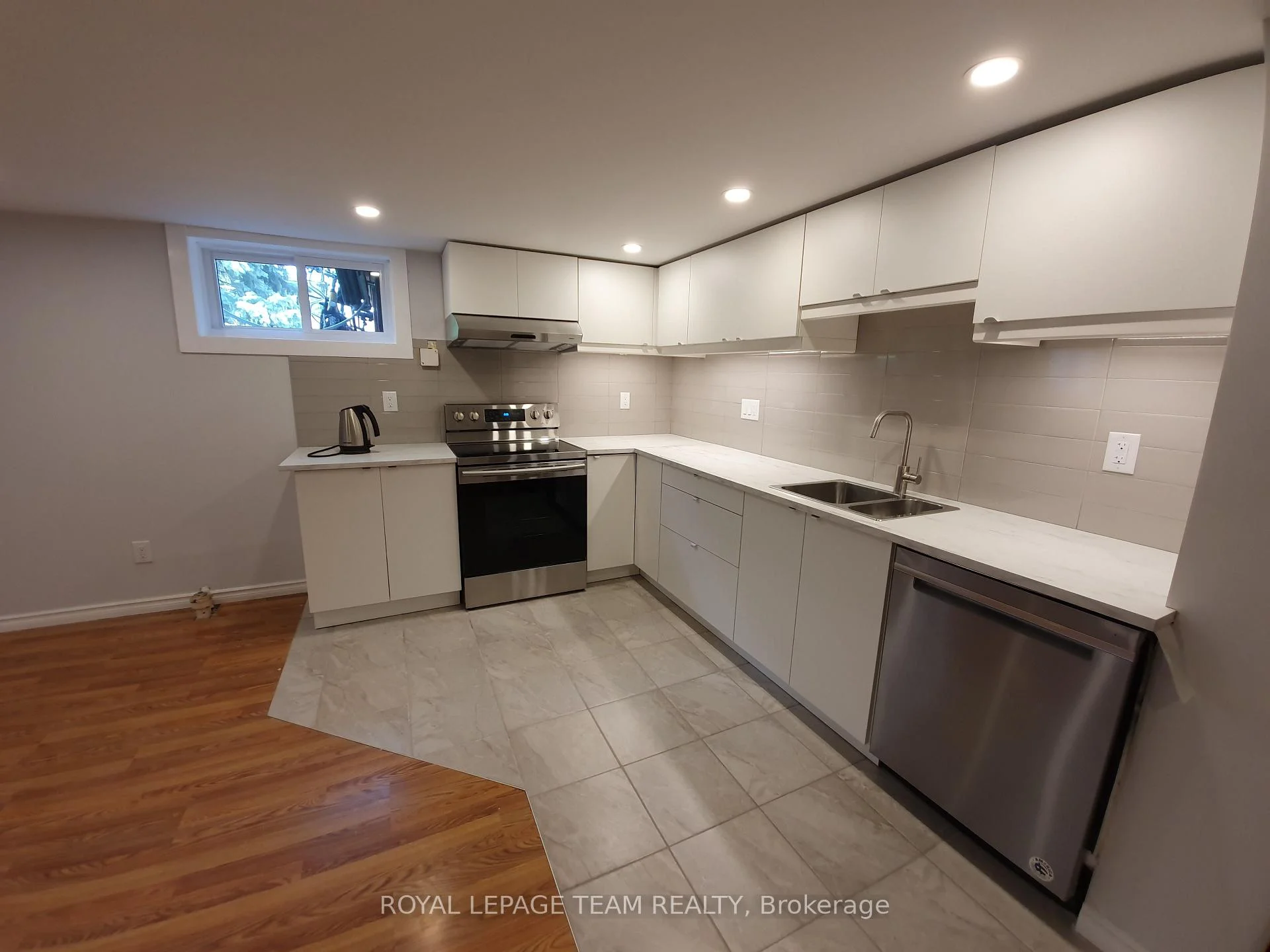 Photo 28 of Unit UPSTRS, 1015 Pinecrest Road, Ottawa, Queensway Terrace North — HOMEH