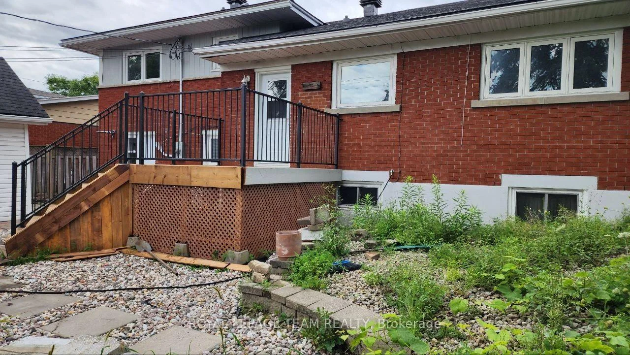 Photo 29 of Unit UPSTRS, 1015 Pinecrest Road, Ottawa, Queensway Terrace North — HOMEH