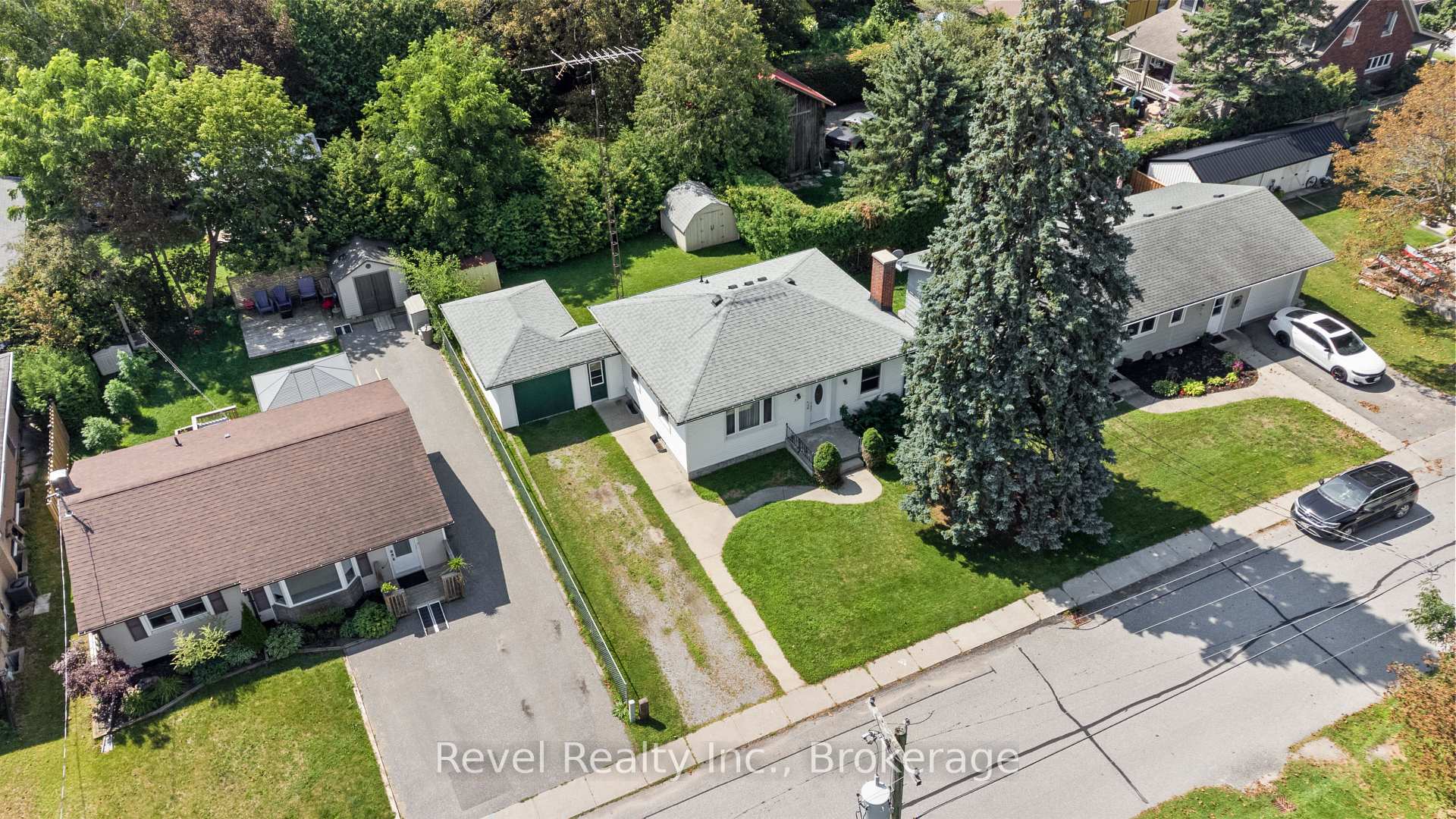 Photo 4 of 51 Cobbledick Street, Clarington, Orono — HOMEH