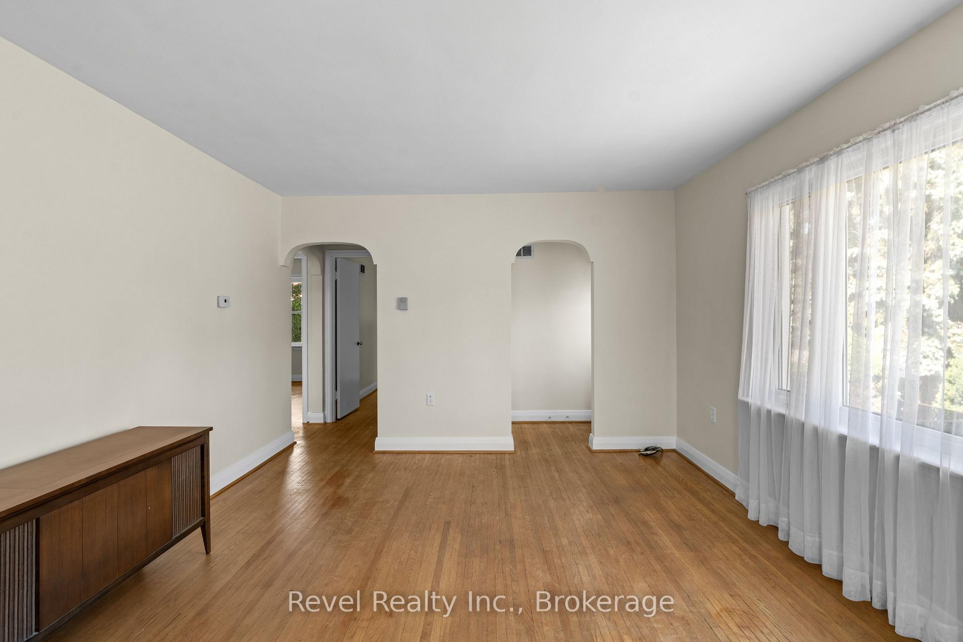 Photo 8 of 51 Cobbledick Street, Clarington, Orono — HOMEH
