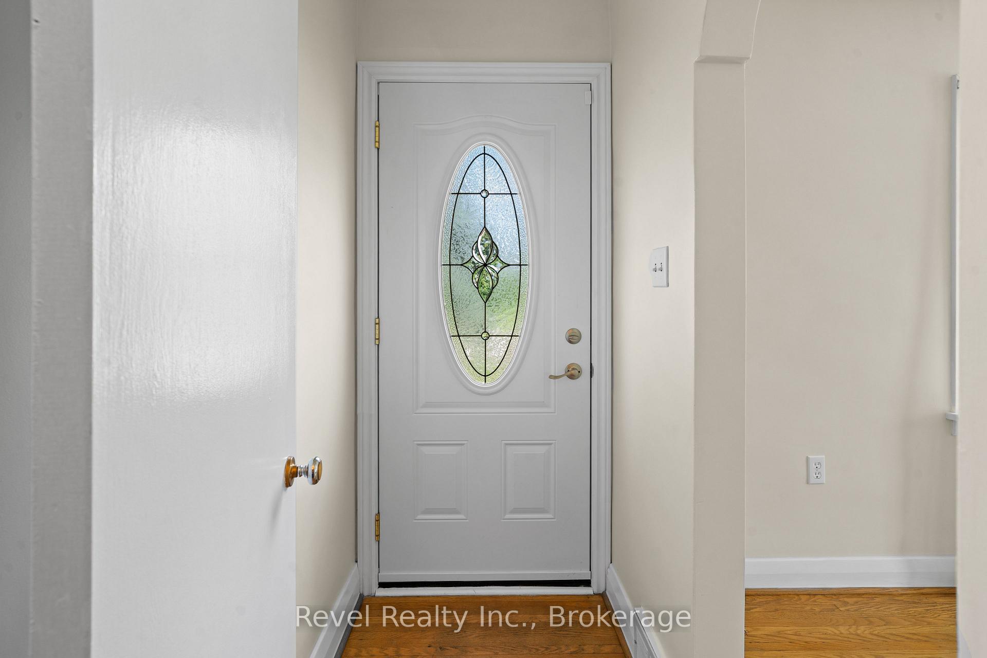 Photo 9 of 51 Cobbledick Street, Clarington, Orono — HOMEH