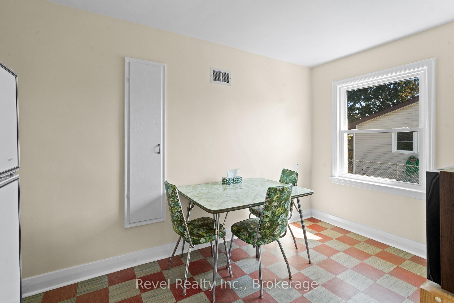 Photo 13 of 51 Cobbledick Street, Clarington, Orono — HOMEH