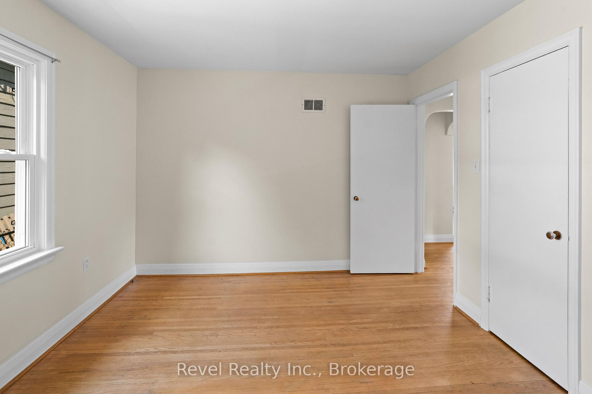 Photo 16 of 51 Cobbledick Street, Clarington, Orono — HOMEH