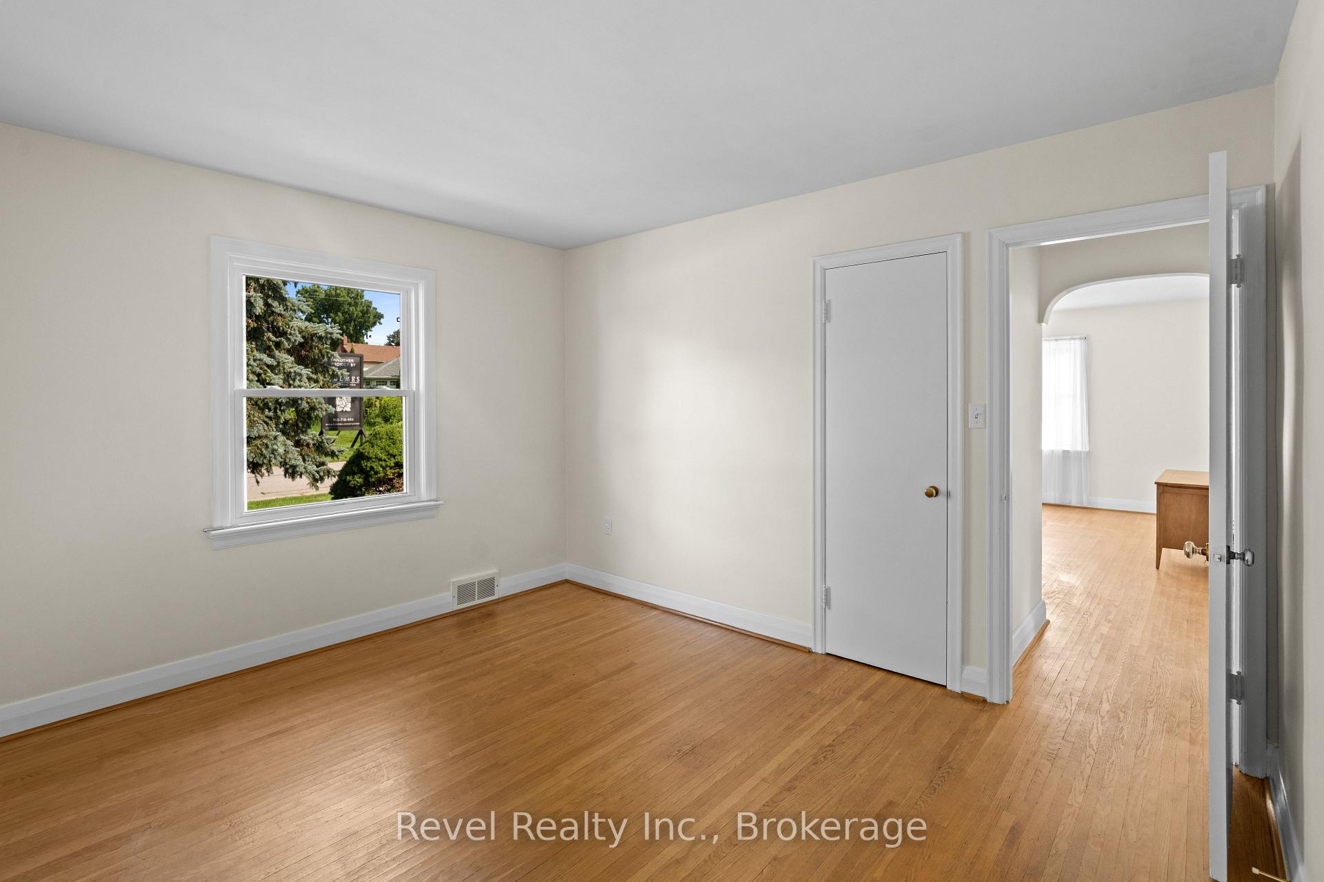 Photo 18 of 51 Cobbledick Street, Clarington, Orono — HOMEH