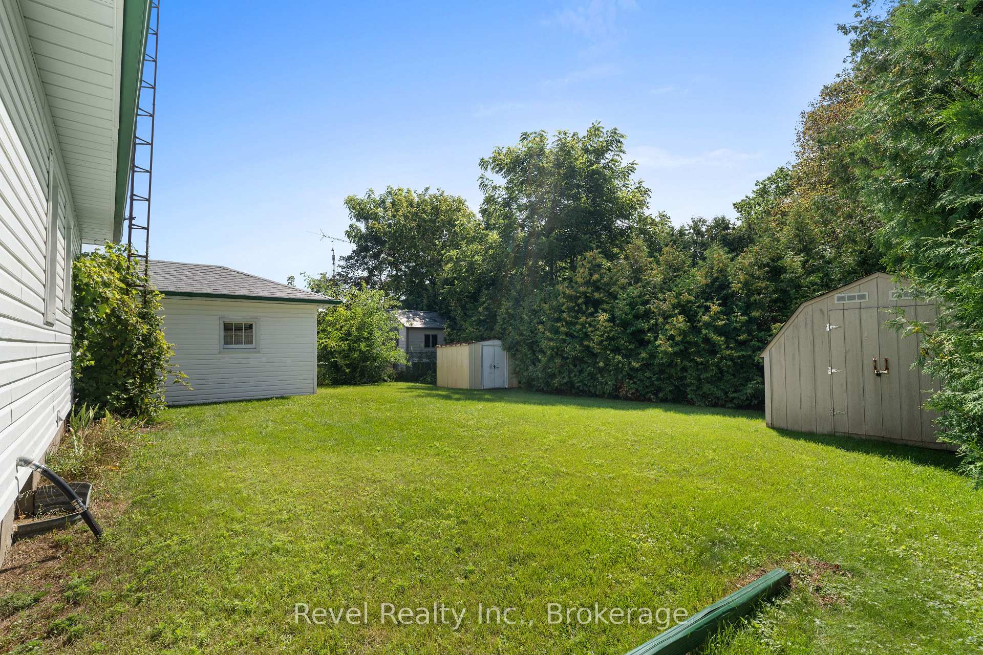 Photo 38 of 51 Cobbledick Street, Clarington, Orono — HOMEH