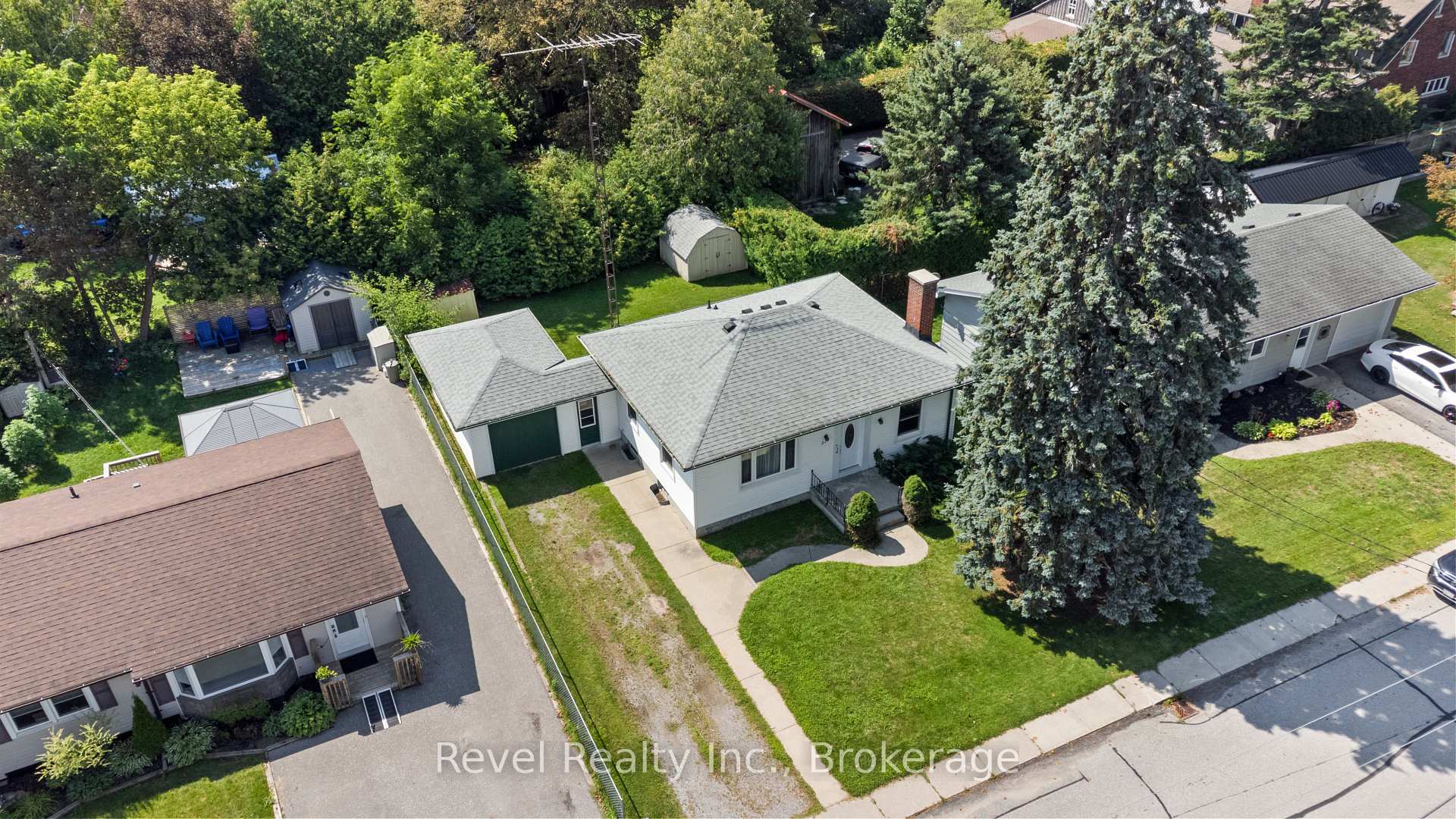 Photo 43 of 51 Cobbledick Street, Clarington, Orono — HOMEH
