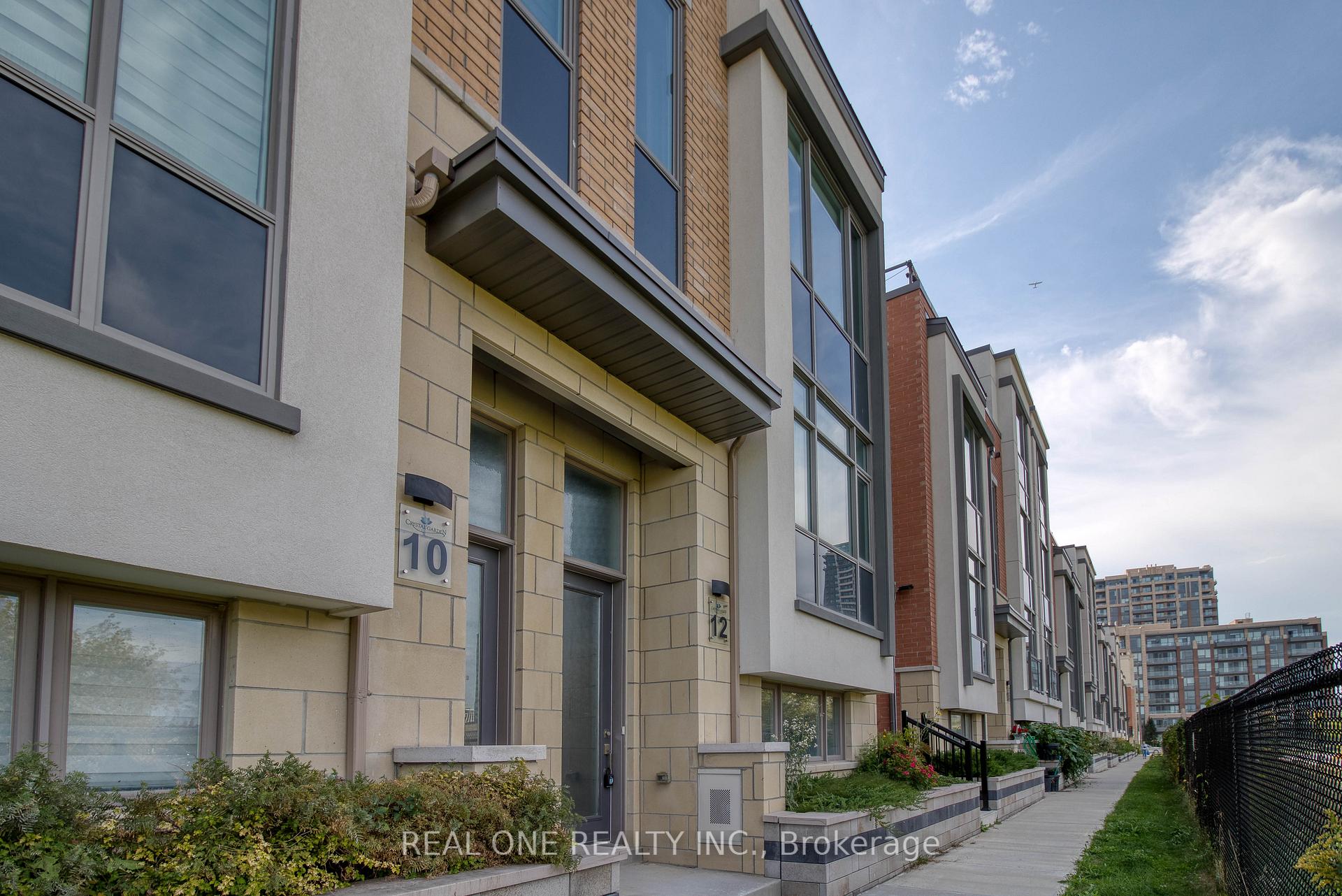 Photo 1 of 12 Teasel Way, Markham, Unionville — HOMEH