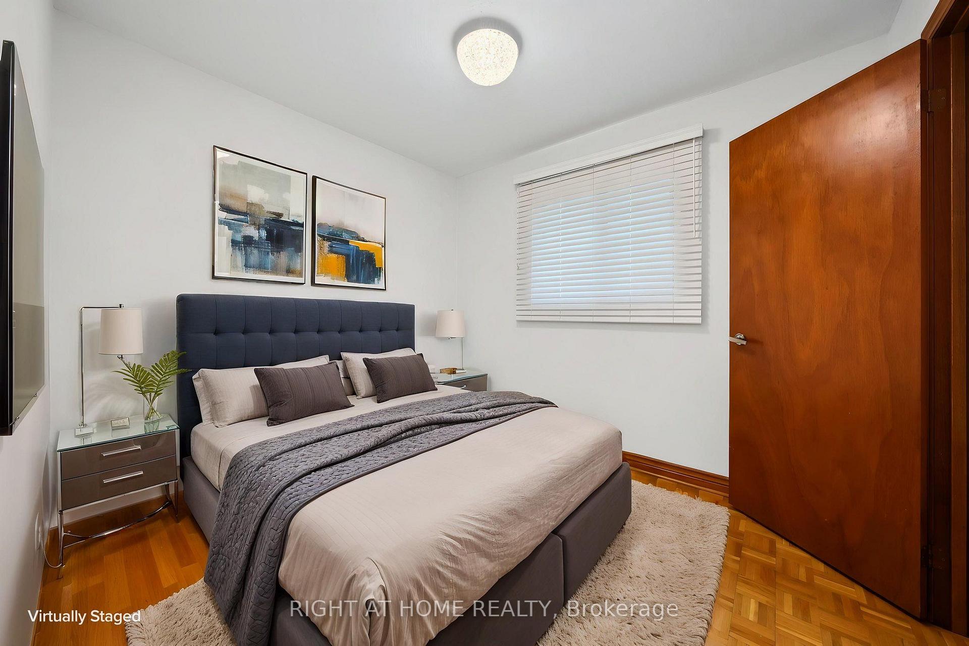 Photo 13 of 9 Twinberry Crescent, Vaughan, East Woodbridge — HOMEH