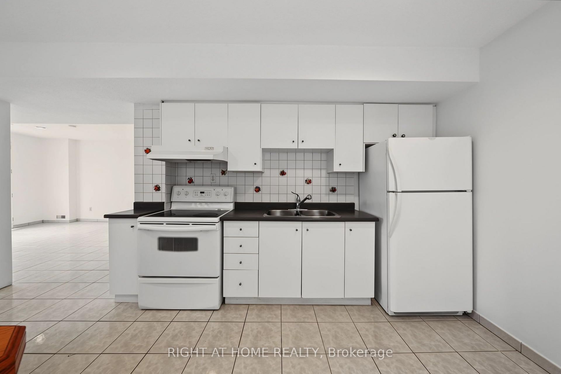 Photo 20 of 9 Twinberry Crescent, Vaughan, East Woodbridge — HOMEH
