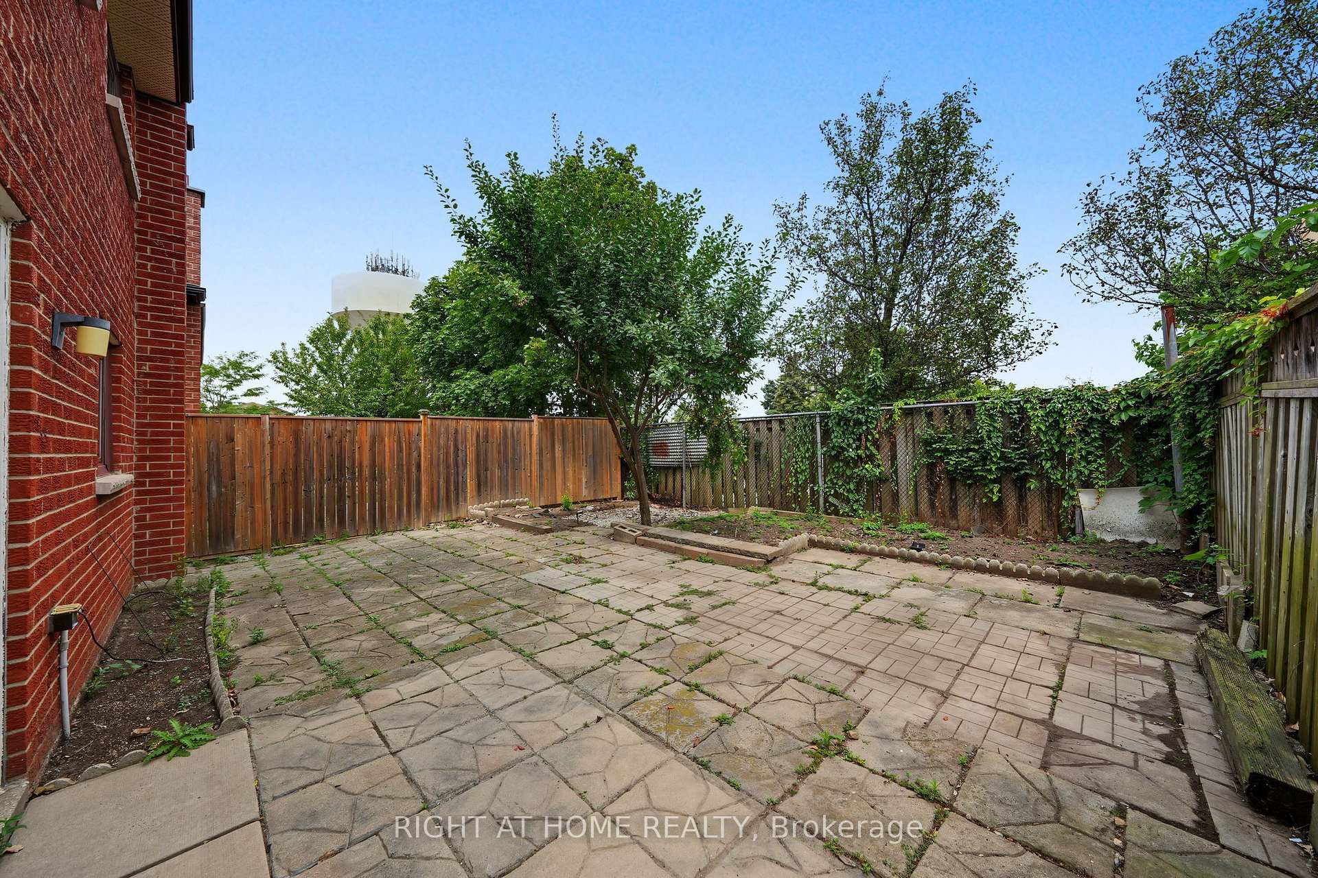 Photo 25 of 9 Twinberry Crescent, Vaughan, East Woodbridge — HOMEH