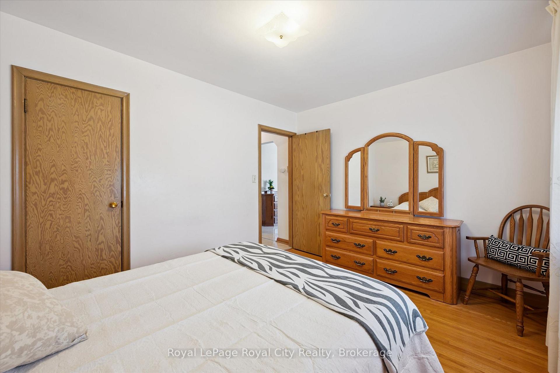 Photo 11 of 133 Emma Street, Guelph, General Hospital — HOMEH