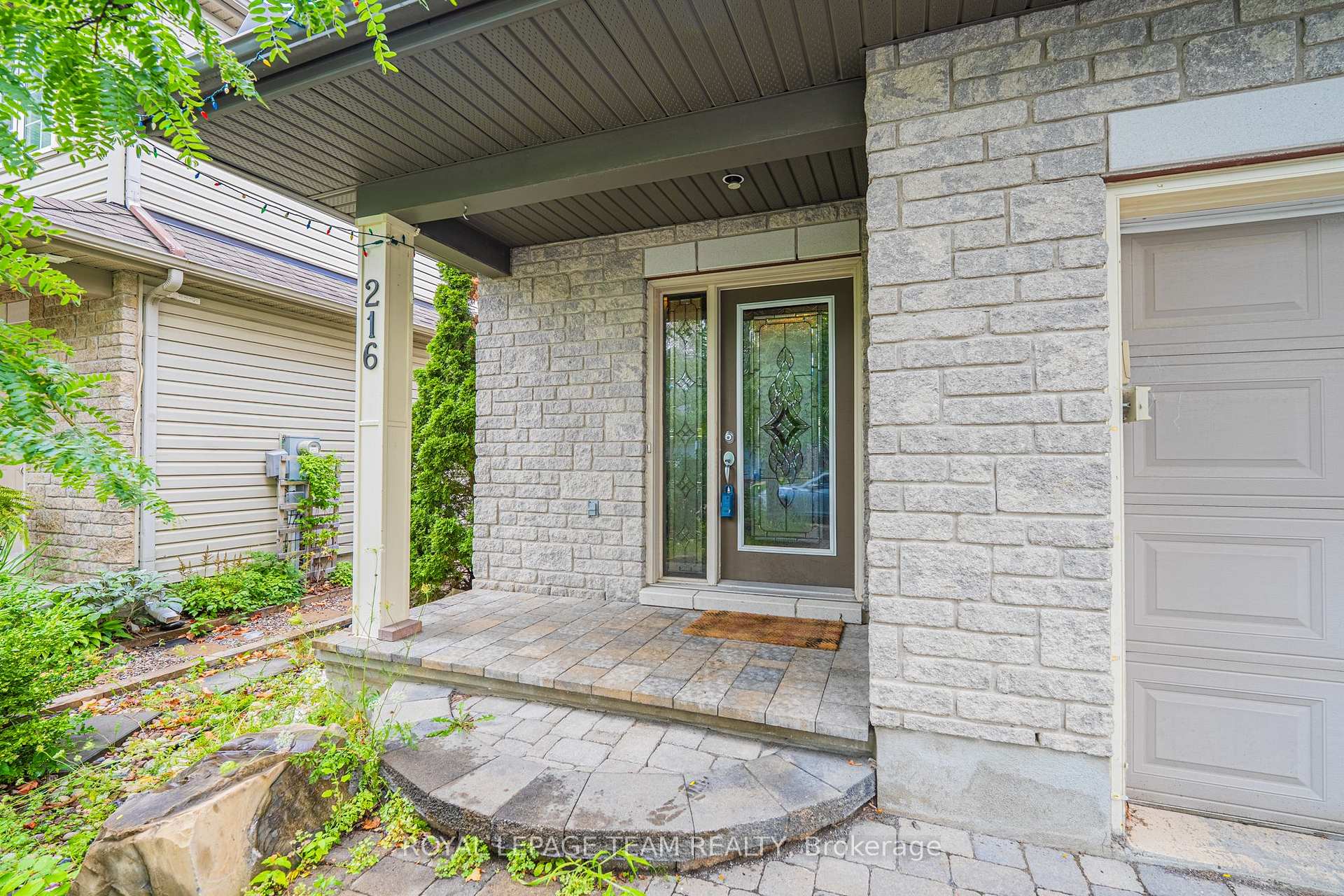 Photo 4 of 216 Horseshoe Crescent, Ottawa, Stittsville (North) — HOMEH