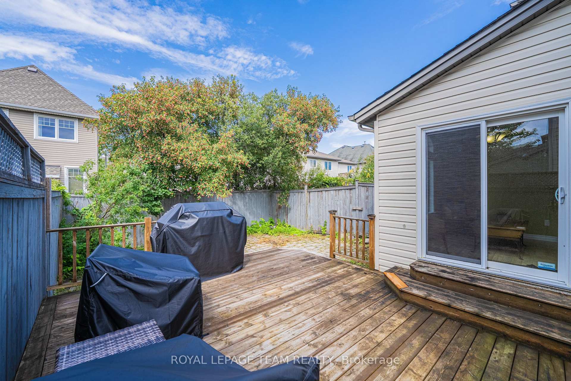 Photo 5 of 216 Horseshoe Crescent, Ottawa, Stittsville (North) — HOMEH