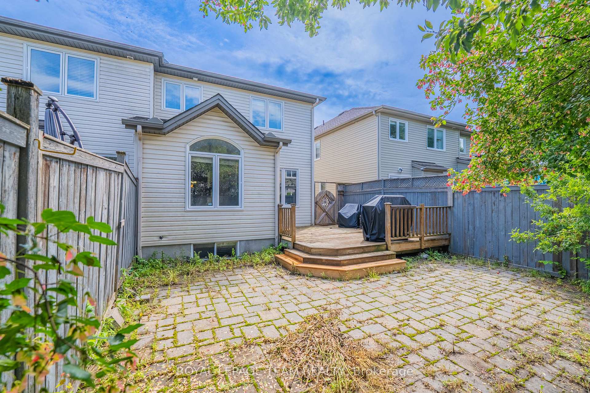 Photo 6 of 216 Horseshoe Crescent, Ottawa, Stittsville (North) — HOMEH