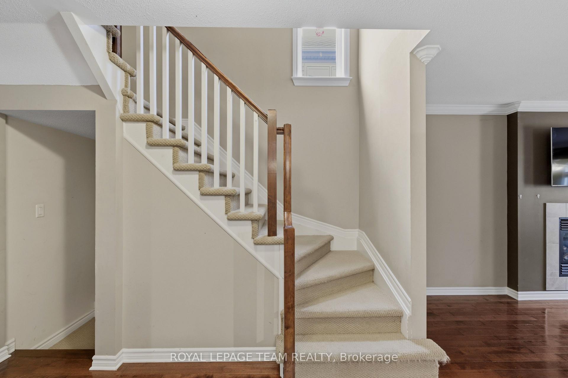 Photo 17 of 216 Horseshoe Crescent, Ottawa, Stittsville (North) — HOMEH
