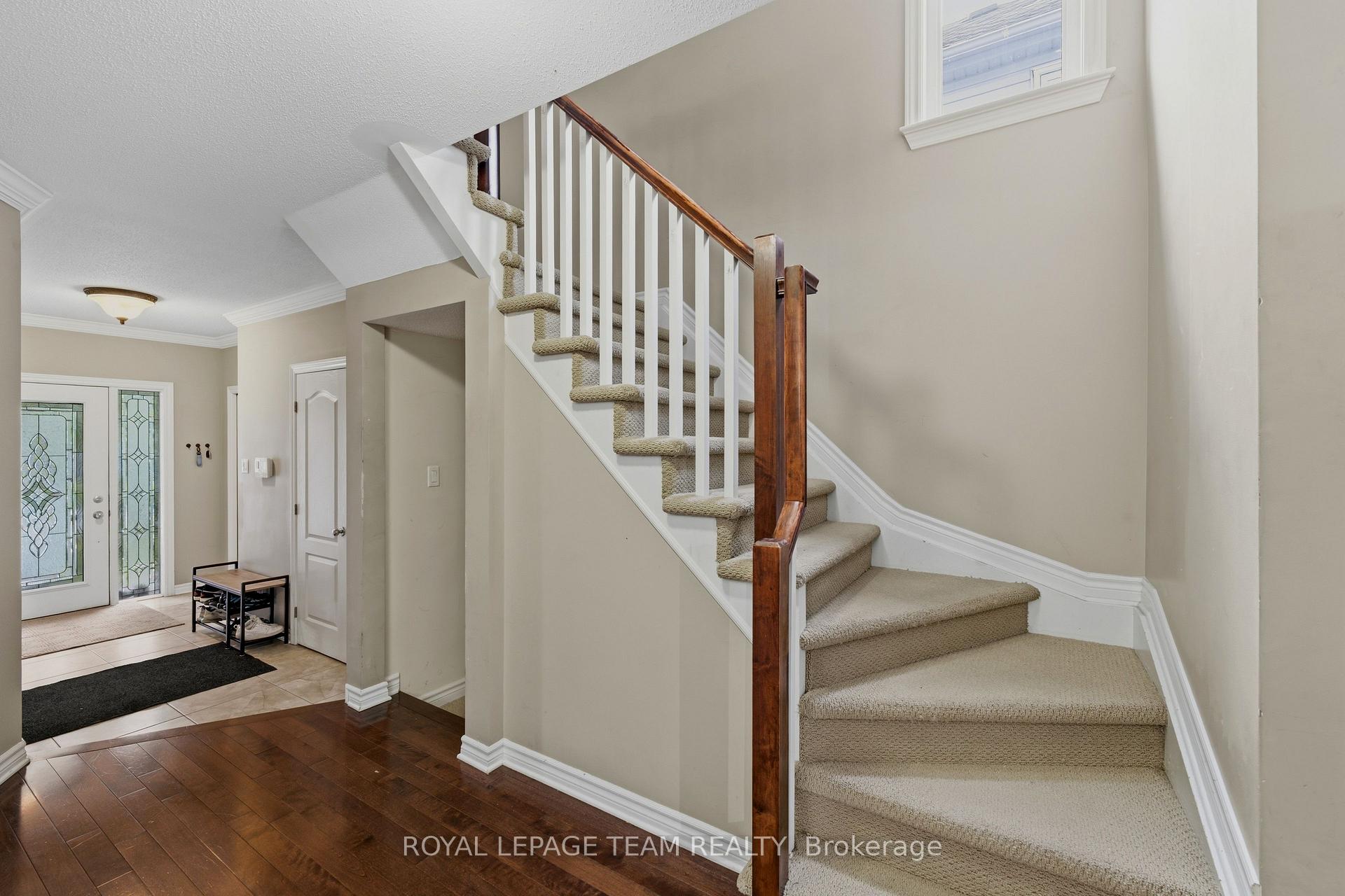 Photo 18 of 216 Horseshoe Crescent, Ottawa, Stittsville (North) — HOMEH