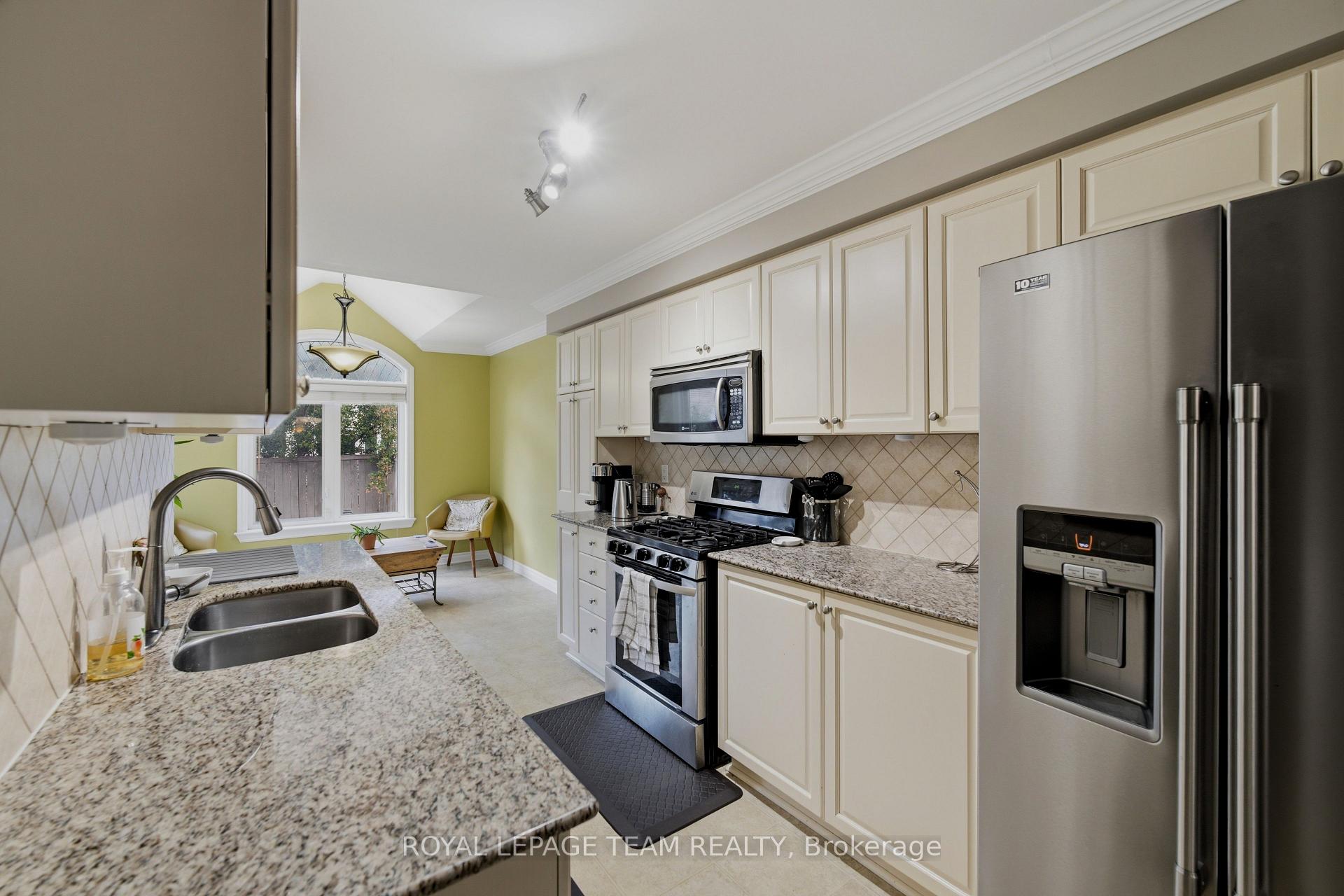 Photo 20 of 216 Horseshoe Crescent, Ottawa, Stittsville (North) — HOMEH