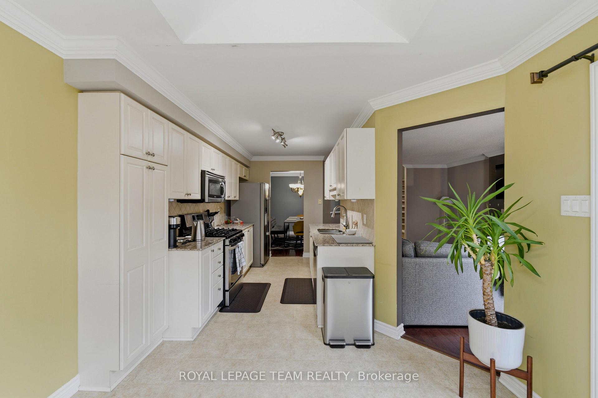 Photo 22 of 216 Horseshoe Crescent, Ottawa, Stittsville (North) — HOMEH