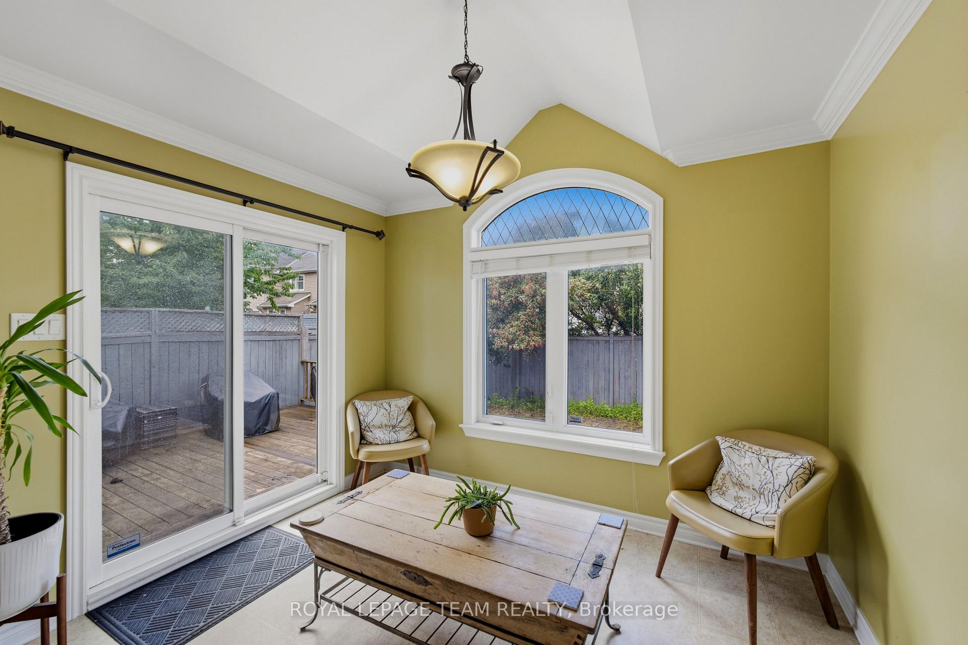 Photo 24 of 216 Horseshoe Crescent, Ottawa, Stittsville (North) — HOMEH