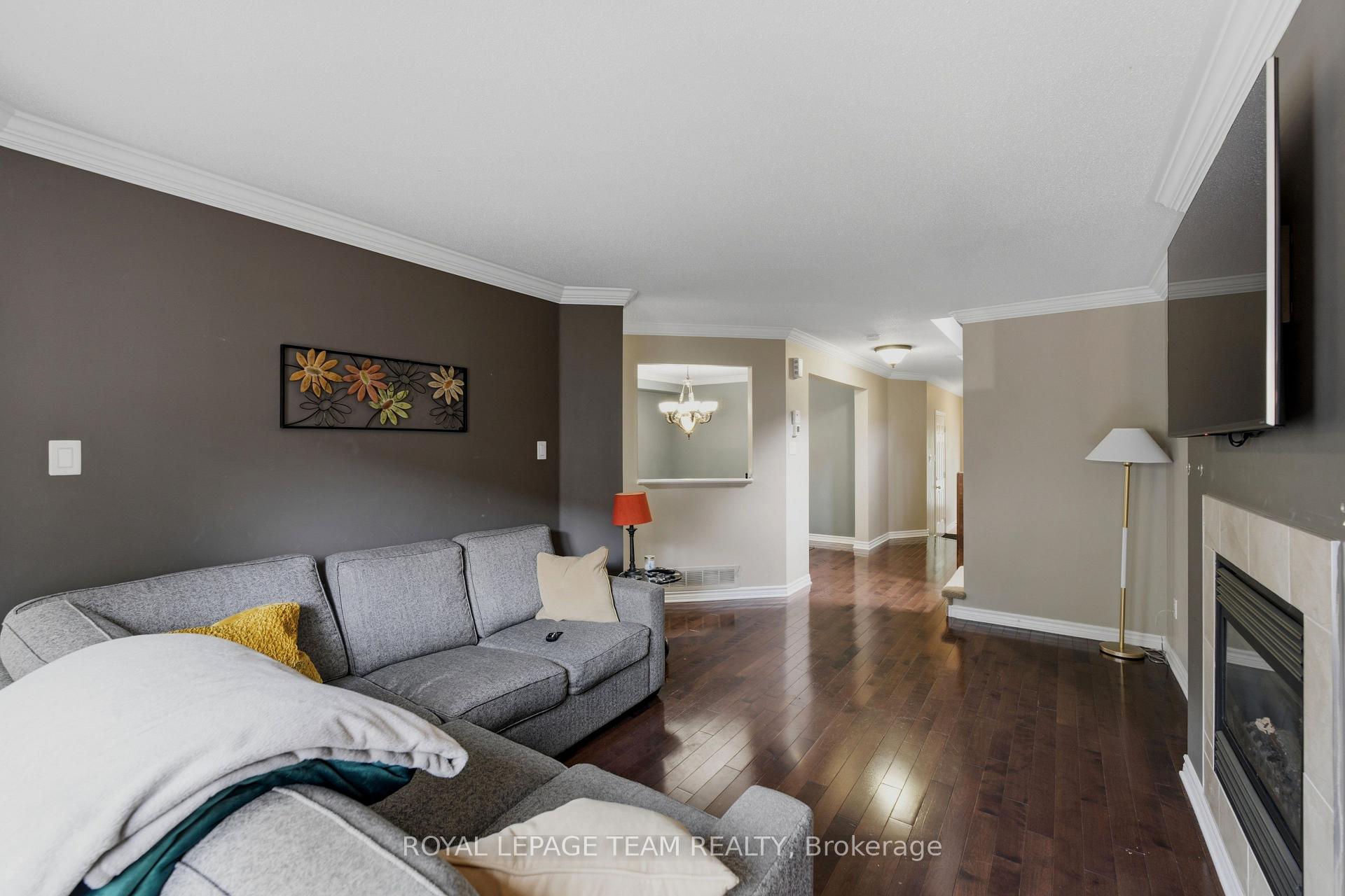 Photo 30 of 216 Horseshoe Crescent, Ottawa, Stittsville (North) — HOMEH