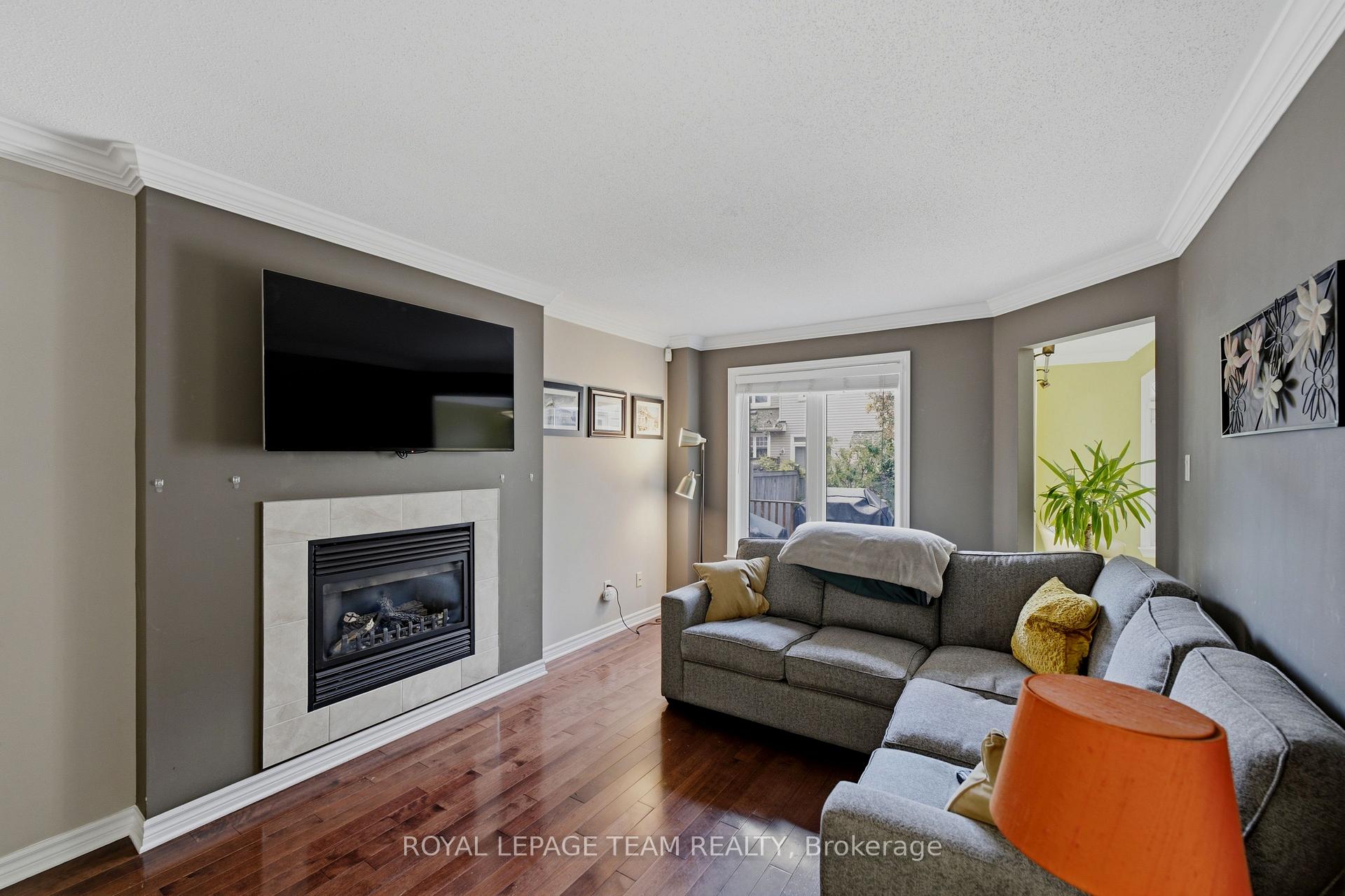 Photo 32 of 216 Horseshoe Crescent, Ottawa, Stittsville (North) — HOMEH