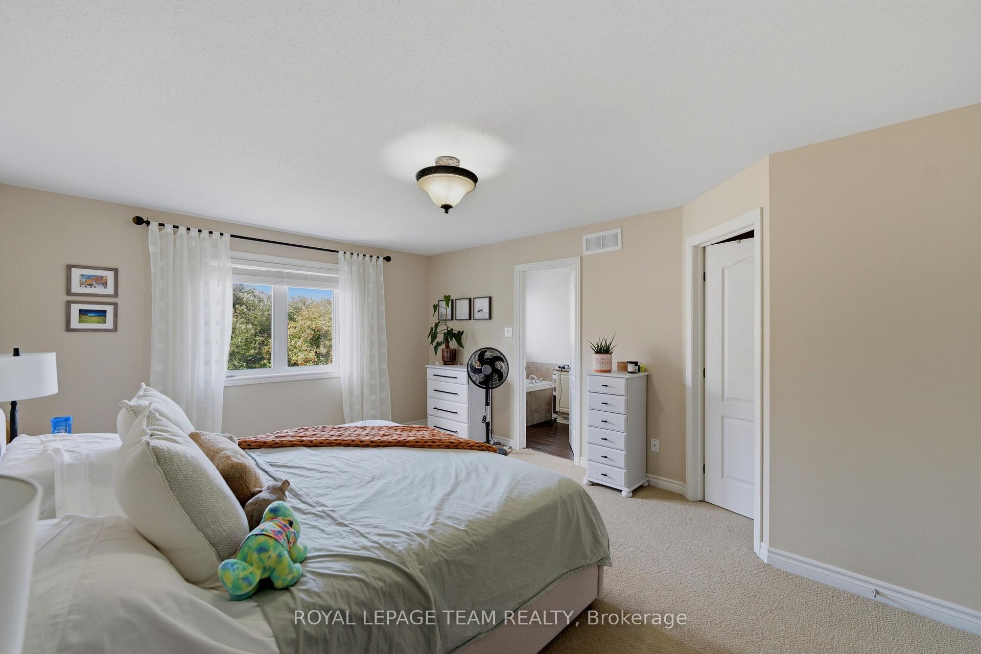 Photo 38 of 216 Horseshoe Crescent, Ottawa, Stittsville (North) — HOMEH