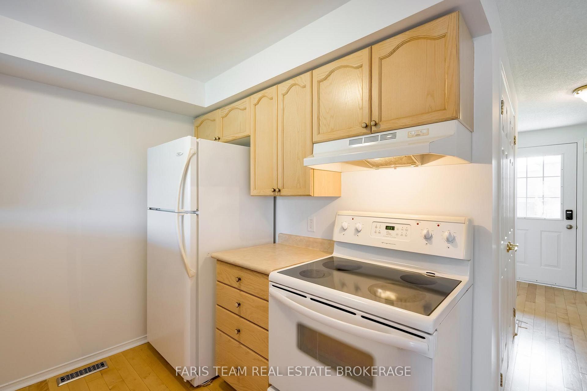 Photo 6 of 6 Raymond Crescent, Barrie, Painswick South — HOMEH