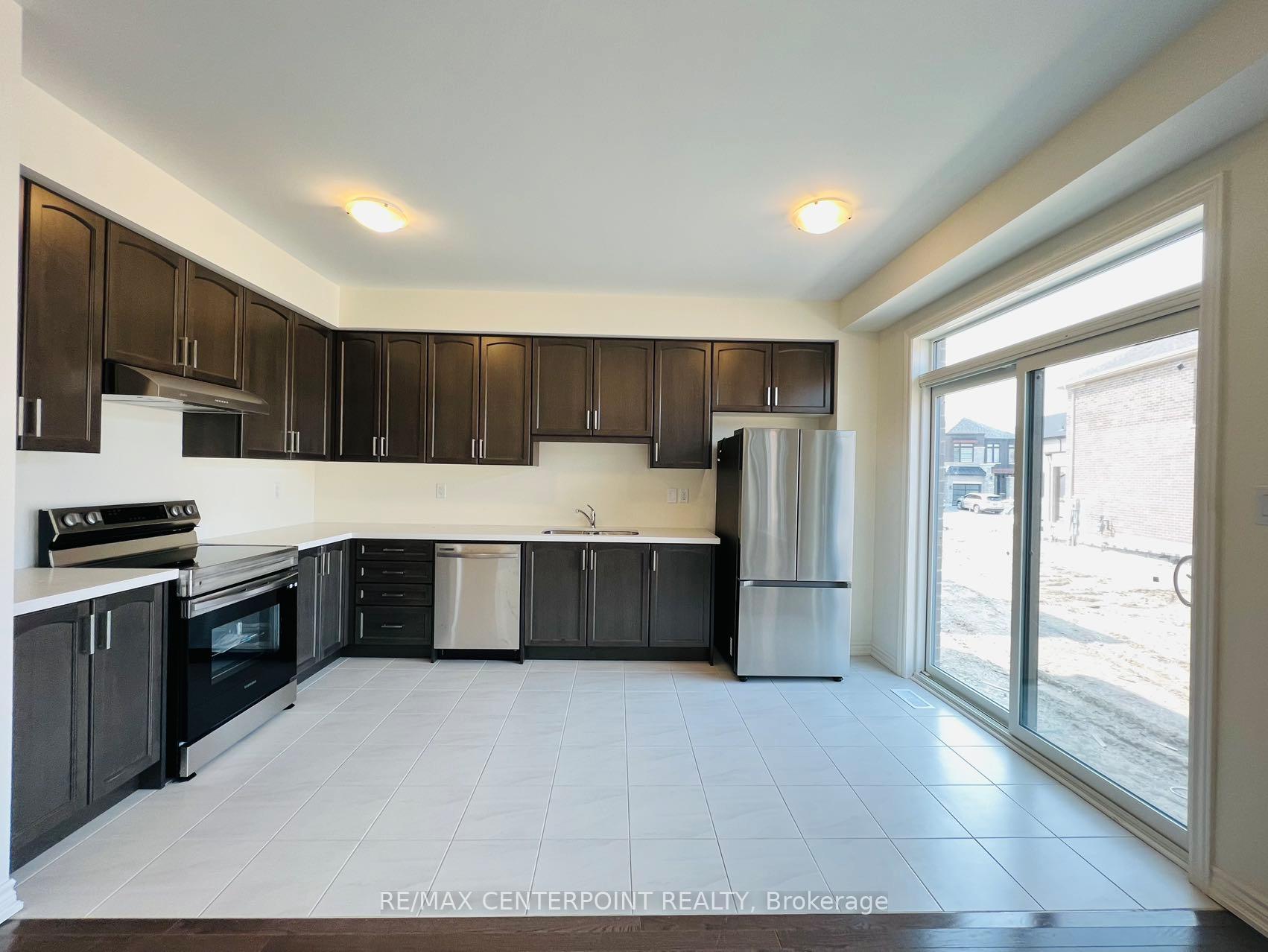 Photo 6 of 43 O'Reilly Street, Whitby, Rural Whitby — HOMEH
