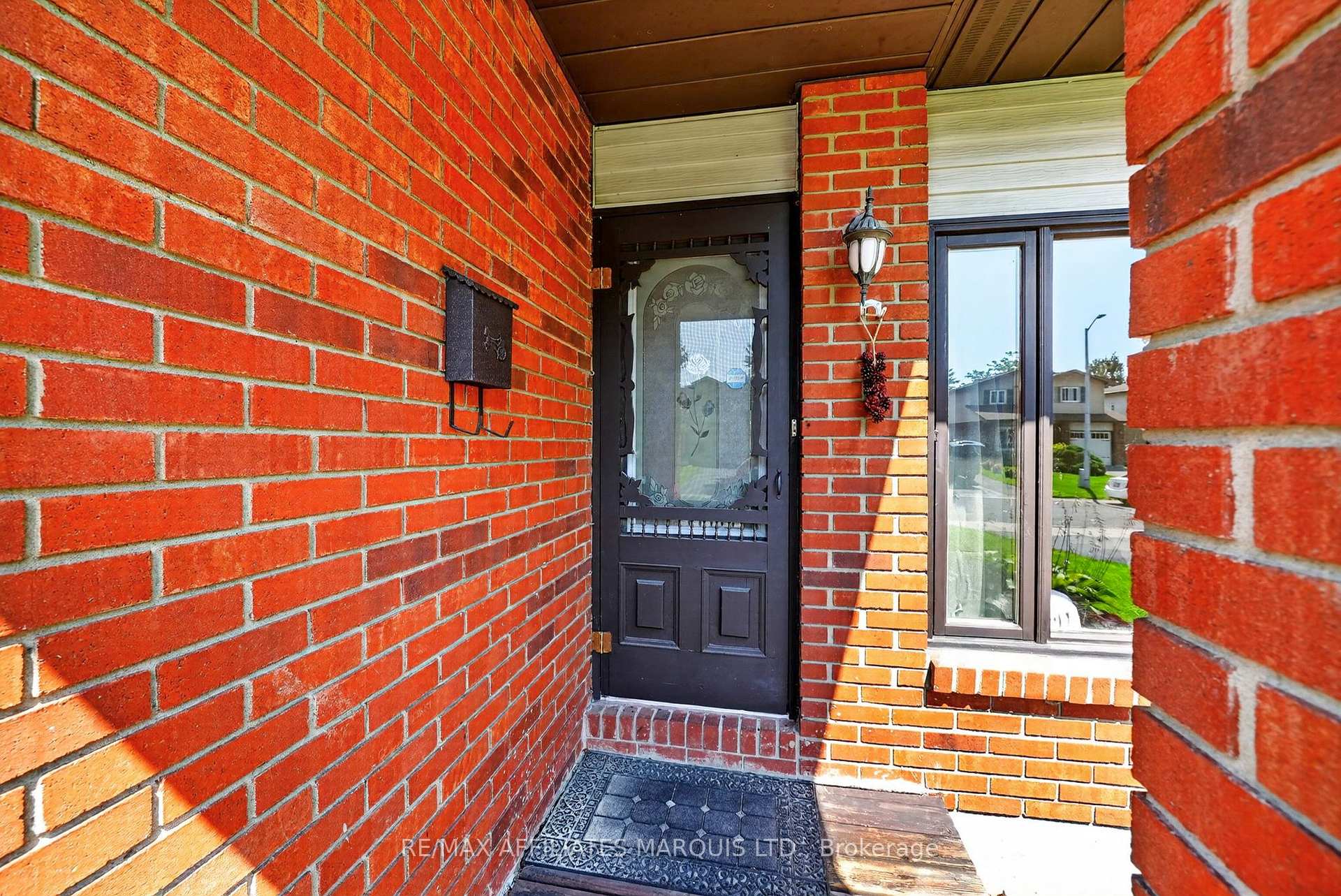 Photo 10 of 672 Champlain Drive, Cornwall, Cornwall — HOMEH