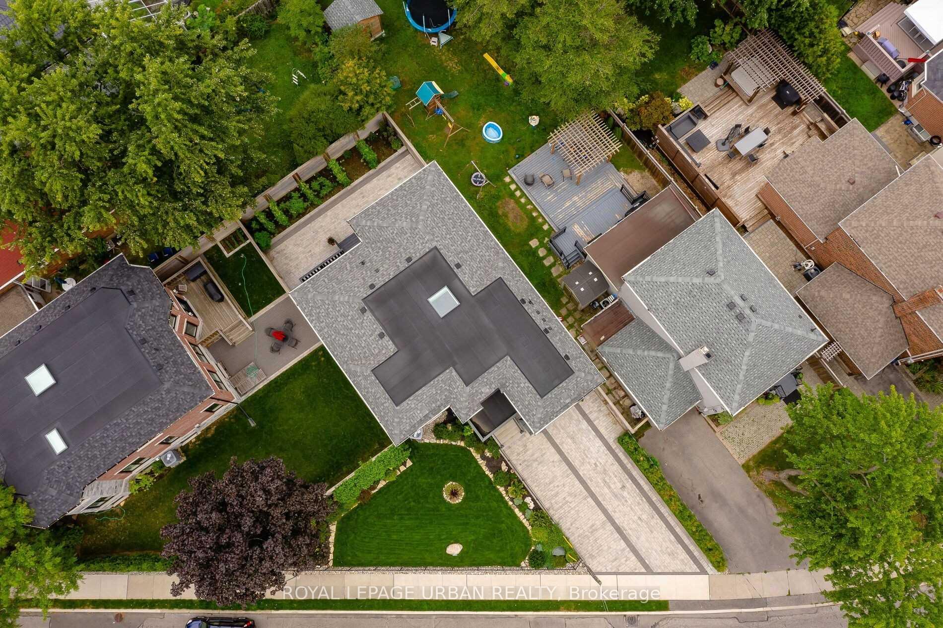 Photo 3 of 70 Parkview Hill Crescent, Toronto, O'Connor-Parkview — HOMEH