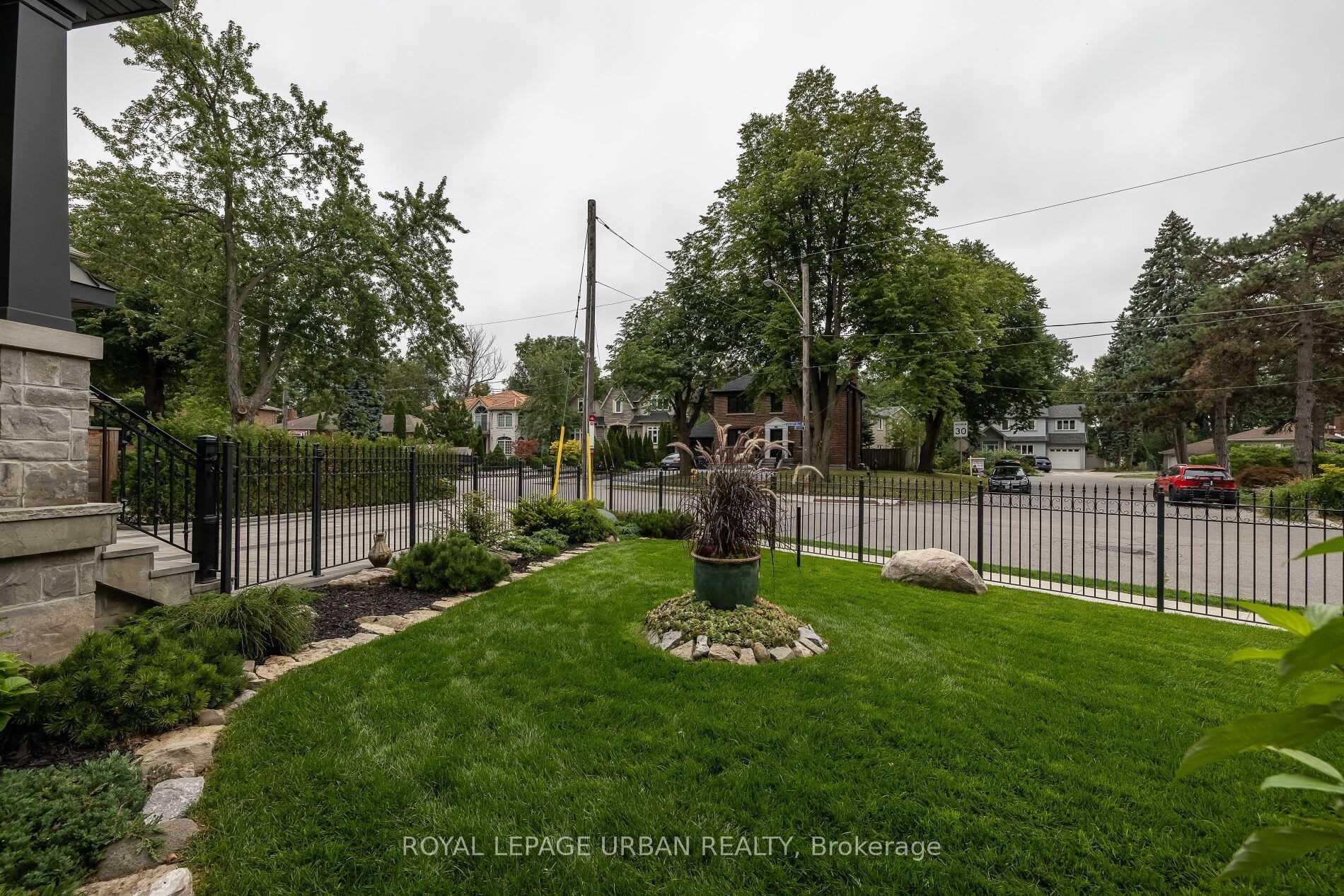 Photo 5 of 70 Parkview Hill Crescent, Toronto, O'Connor-Parkview — HOMEH
