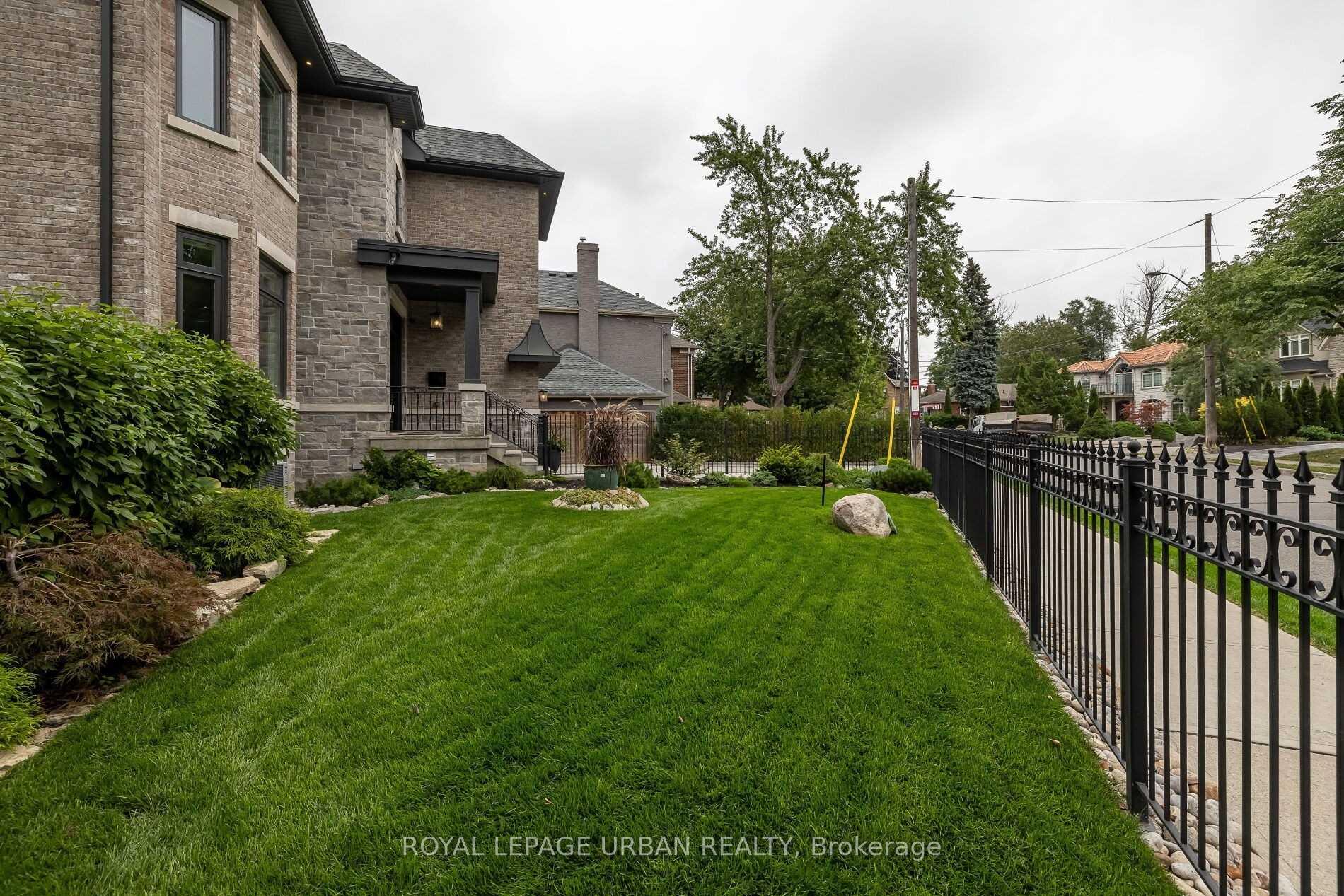 Photo 7 of 70 Parkview Hill Crescent, Toronto, O'Connor-Parkview — HOMEH