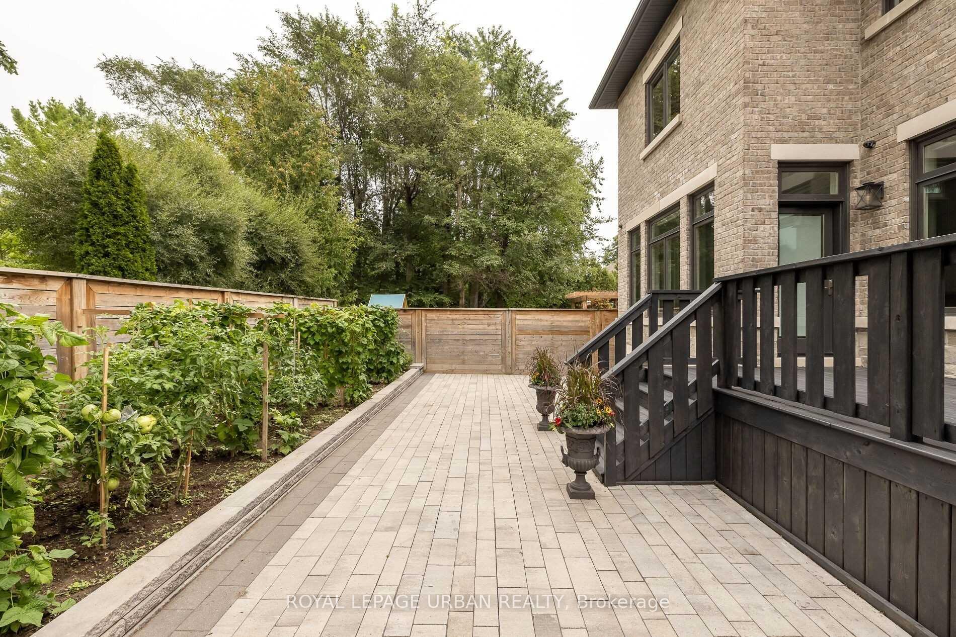 Photo 17 of 70 Parkview Hill Crescent, Toronto, O'Connor-Parkview — HOMEH