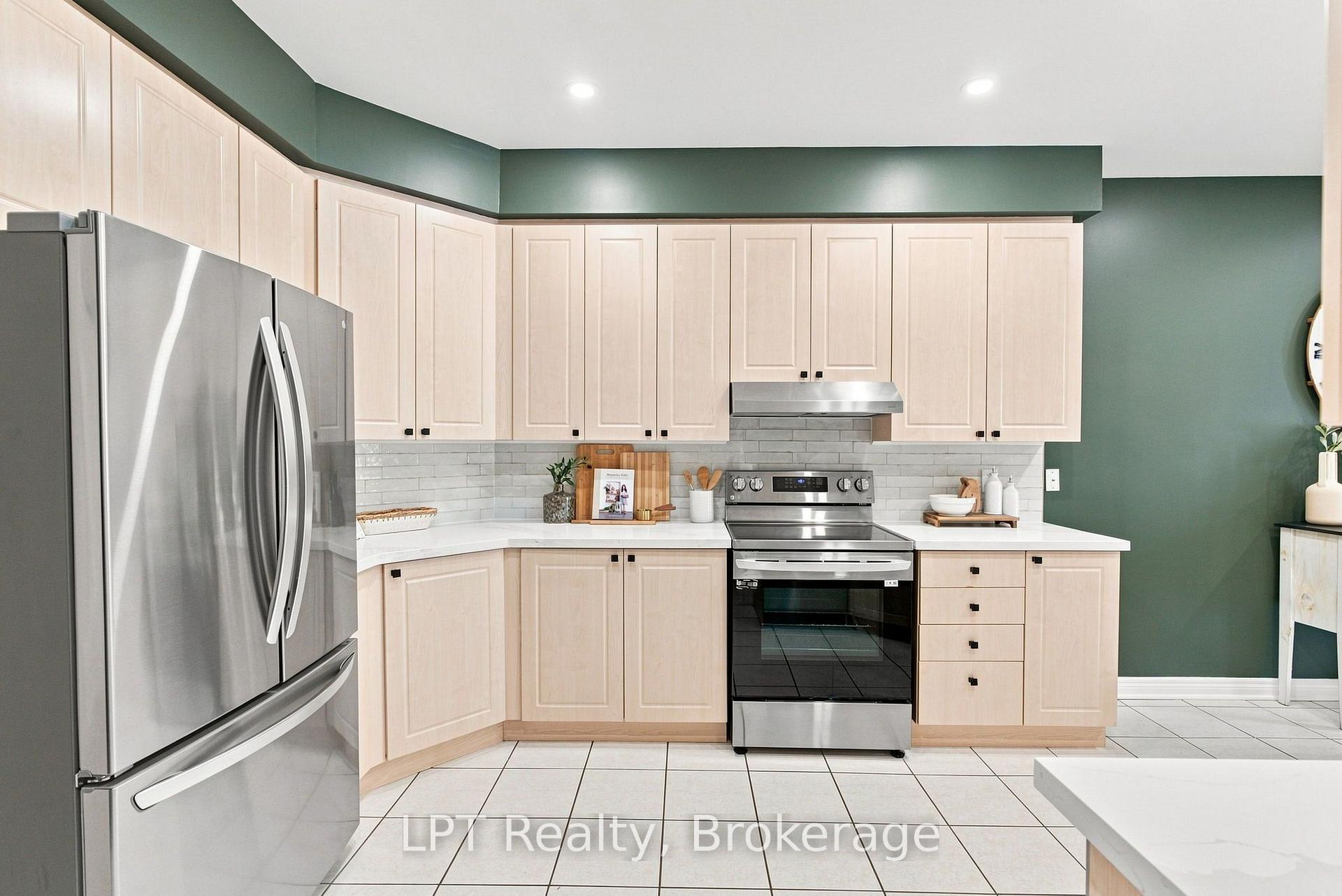 Photo 19 of 87 Darius Harns Drive, Whitby, Brooklin — HOMEH