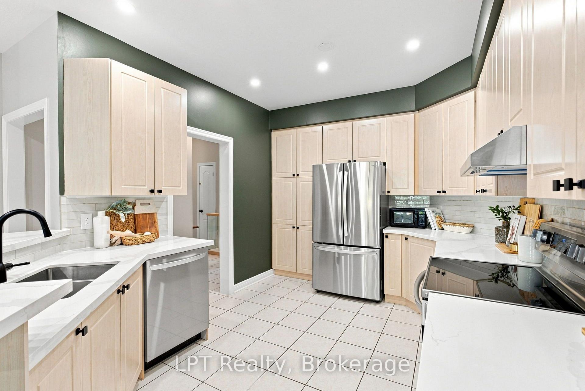 Photo 20 of 87 Darius Harns Drive, Whitby, Brooklin — HOMEH
