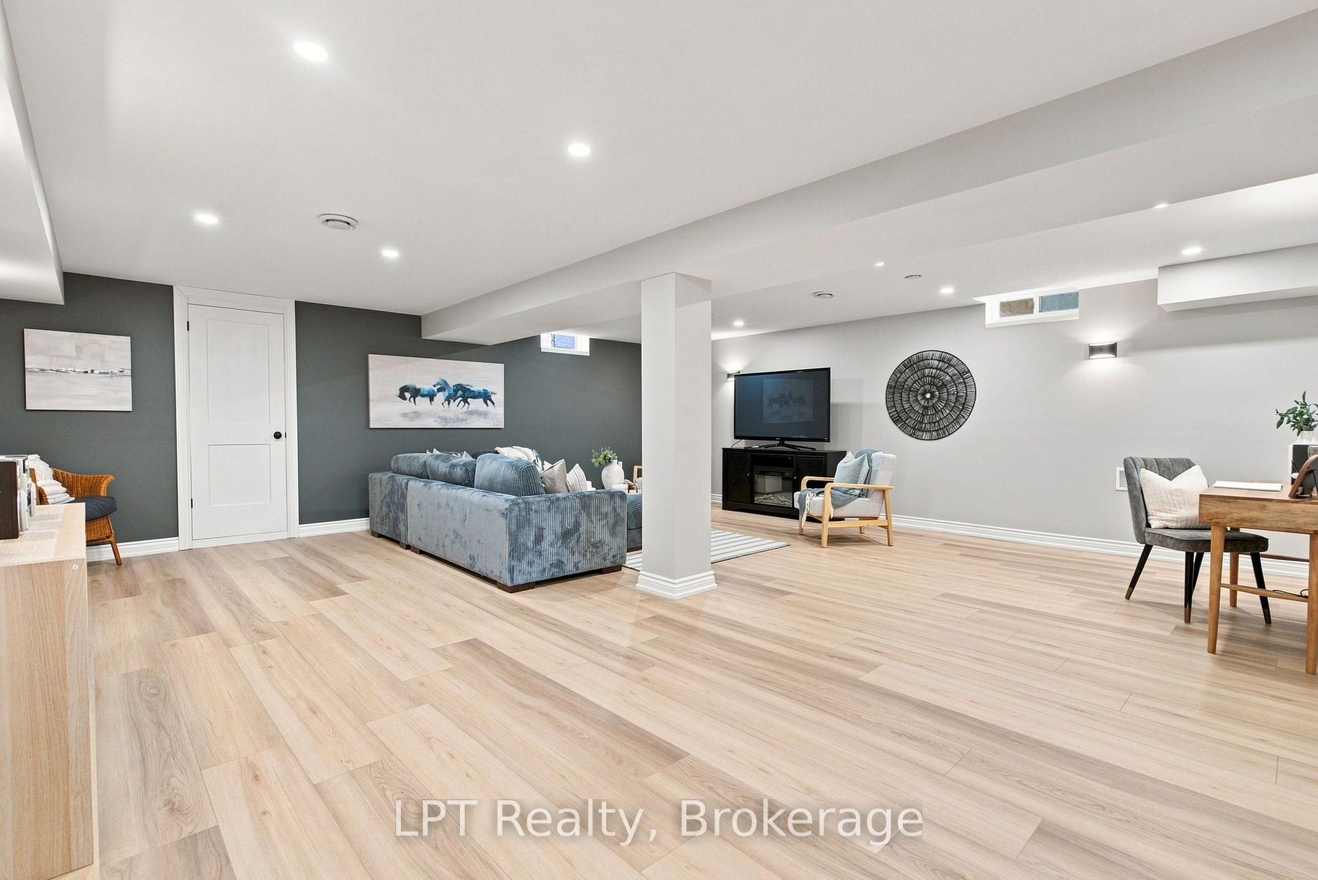 Photo 35 of 87 Darius Harns Drive, Whitby, Brooklin — HOMEH