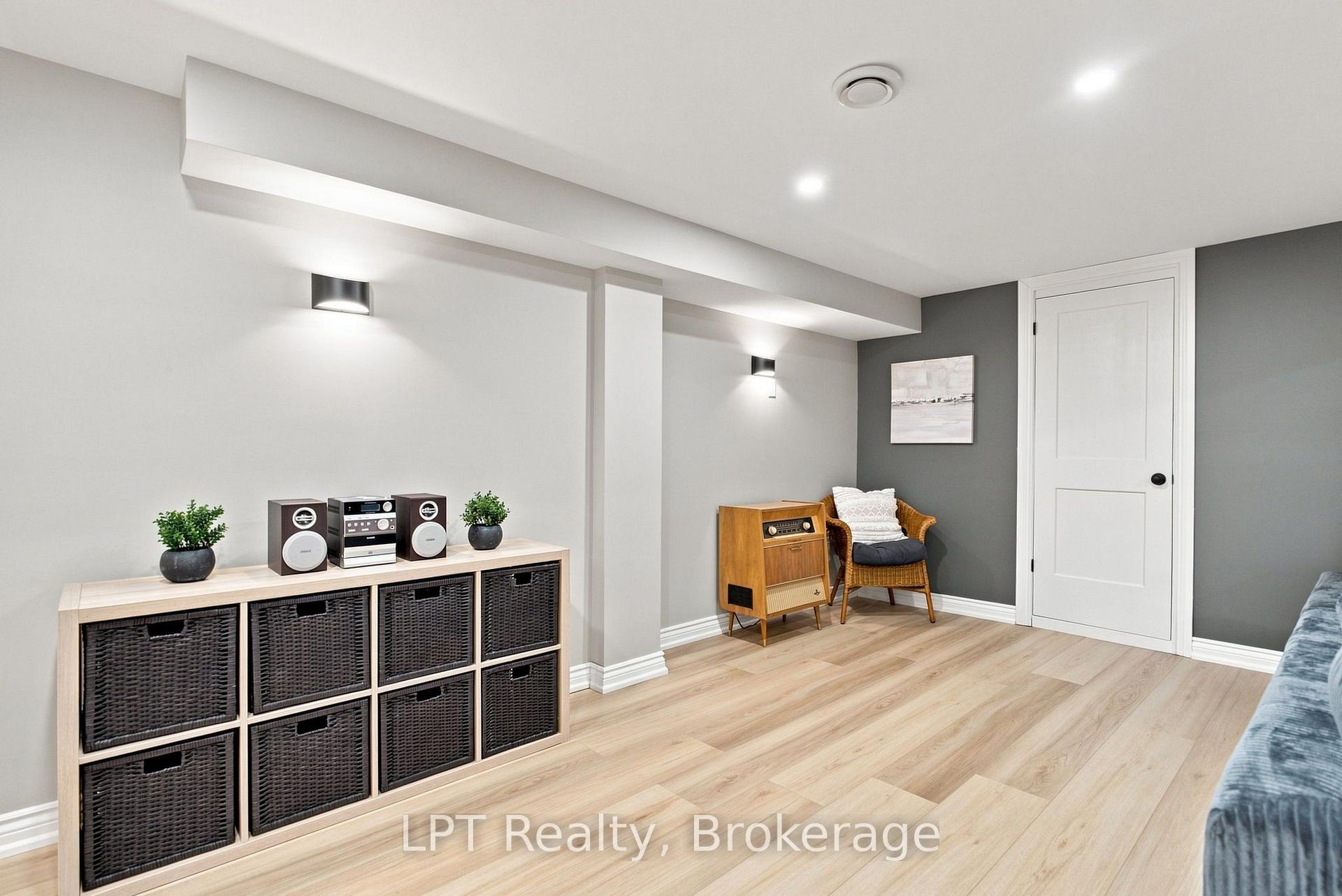 Photo 37 of 87 Darius Harns Drive, Whitby, Brooklin — HOMEH