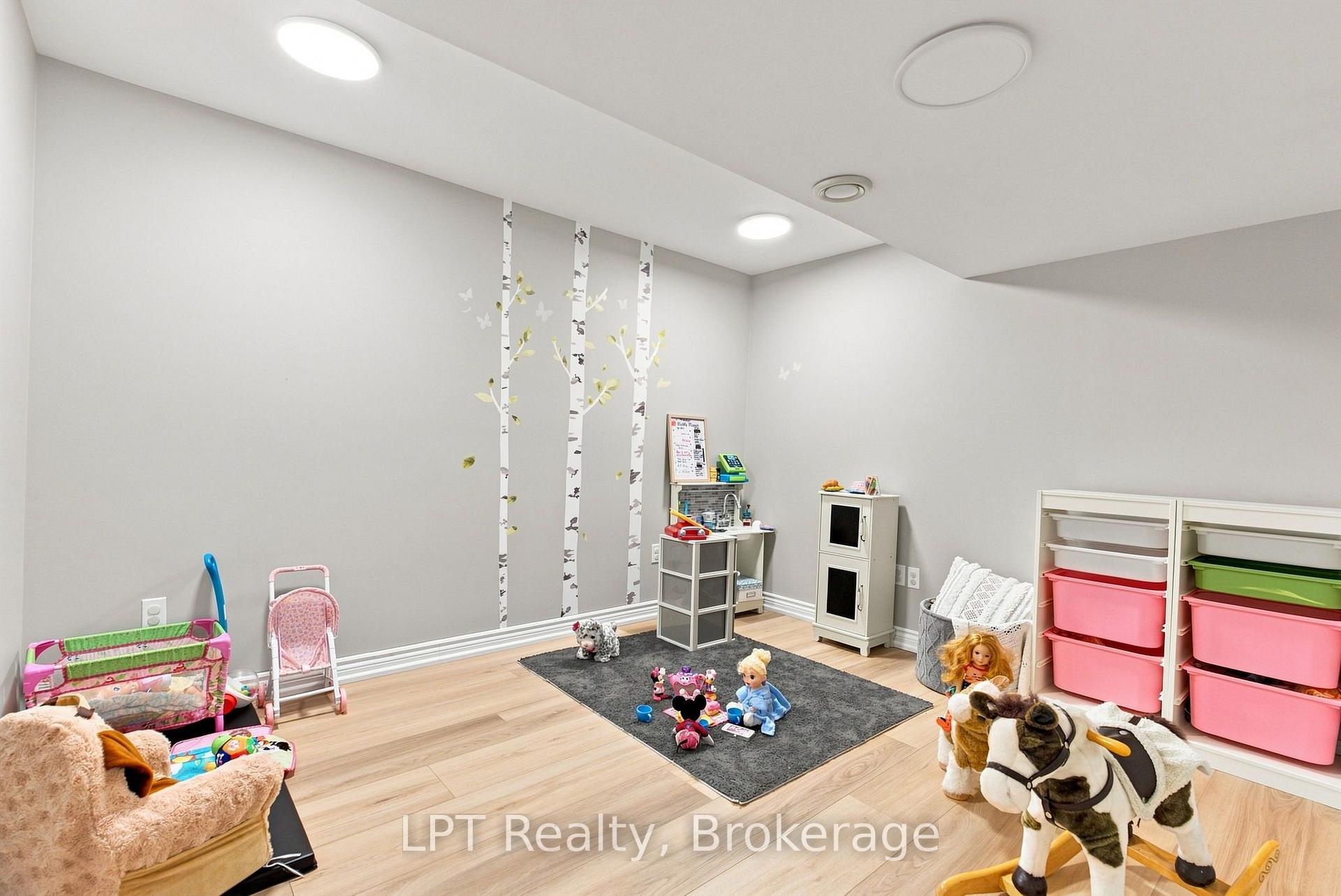 Photo 38 of 87 Darius Harns Drive, Whitby, Brooklin — HOMEH